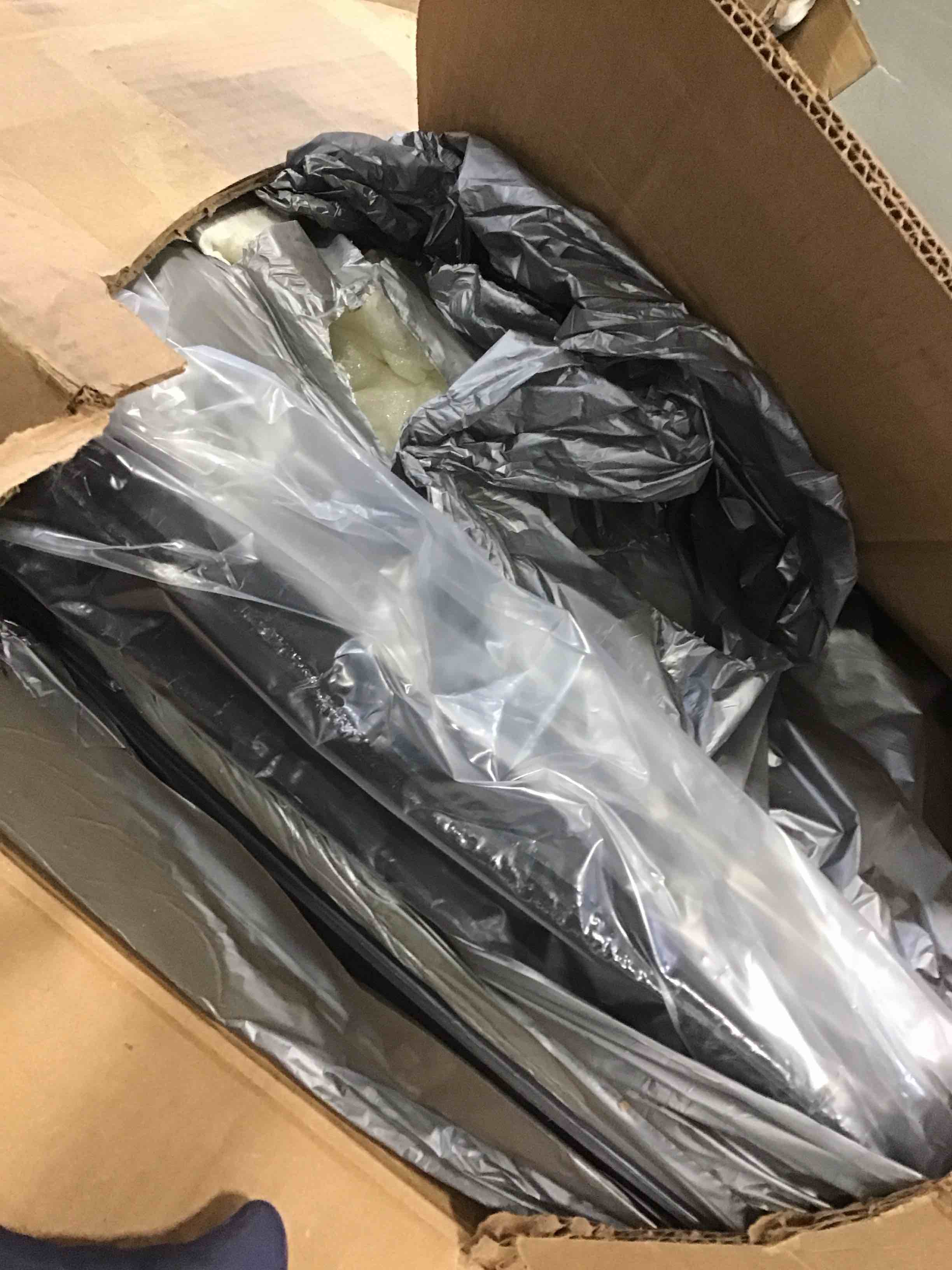 https://s3.amazonaws.com/lotting-images-prod/bidfta/PNK2022263_1743189996159.jpeg