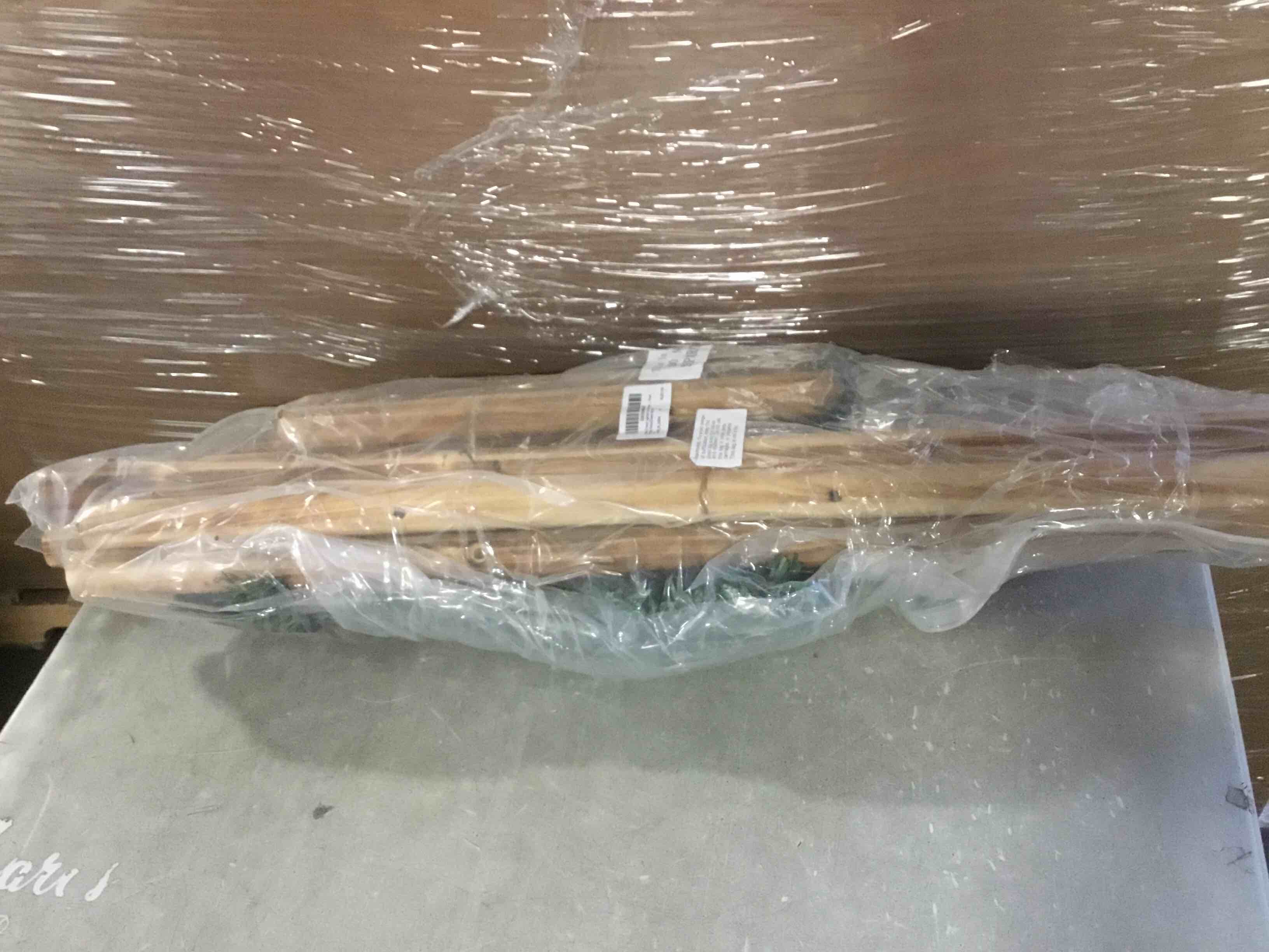 https://s3.amazonaws.com/lotting-images-prod/bidfta/PNK2025951_1737982822406.jpeg