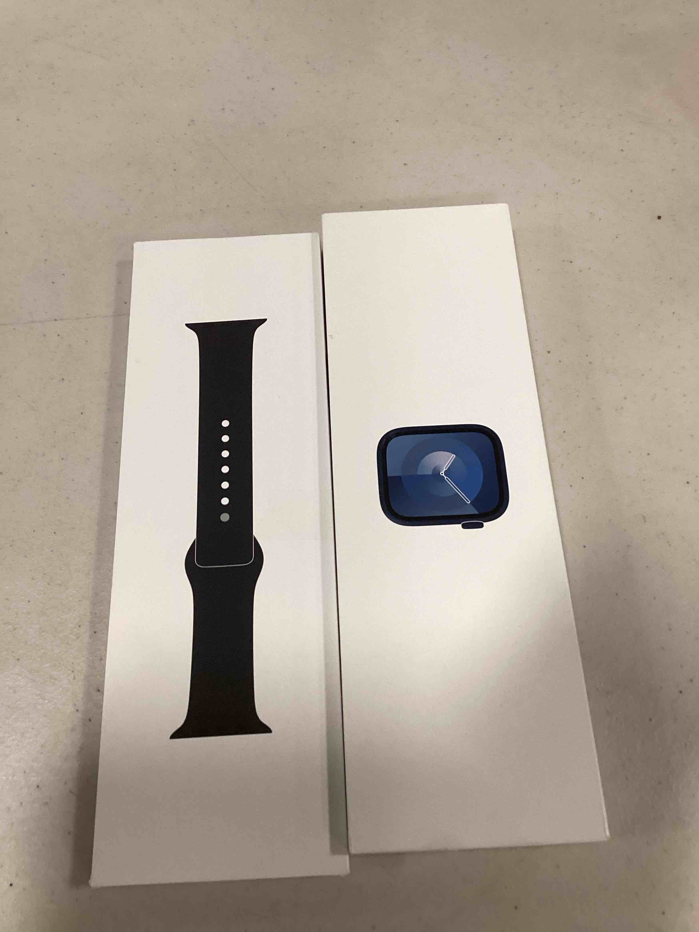 https://s3.amazonaws.com/lotting-images-prod/bidfta/PNK2026345_1736171591408.jpeg