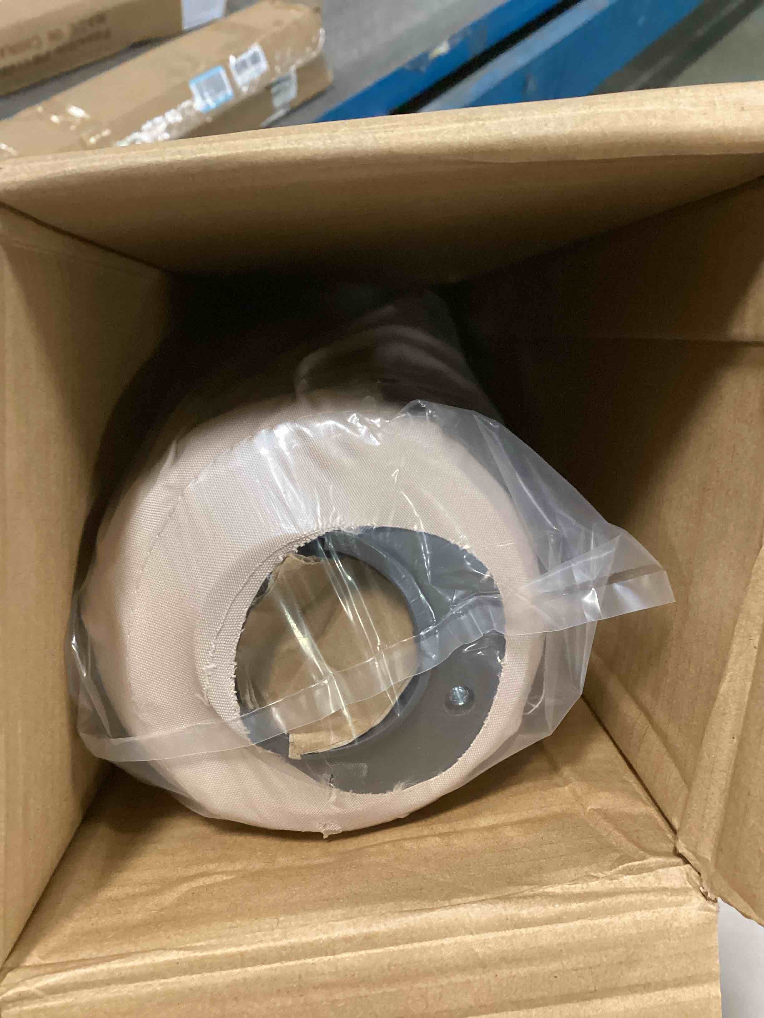 https://s3.amazonaws.com/lotting-images-prod/bidfta/PNK2026373_1736174317806.jpeg