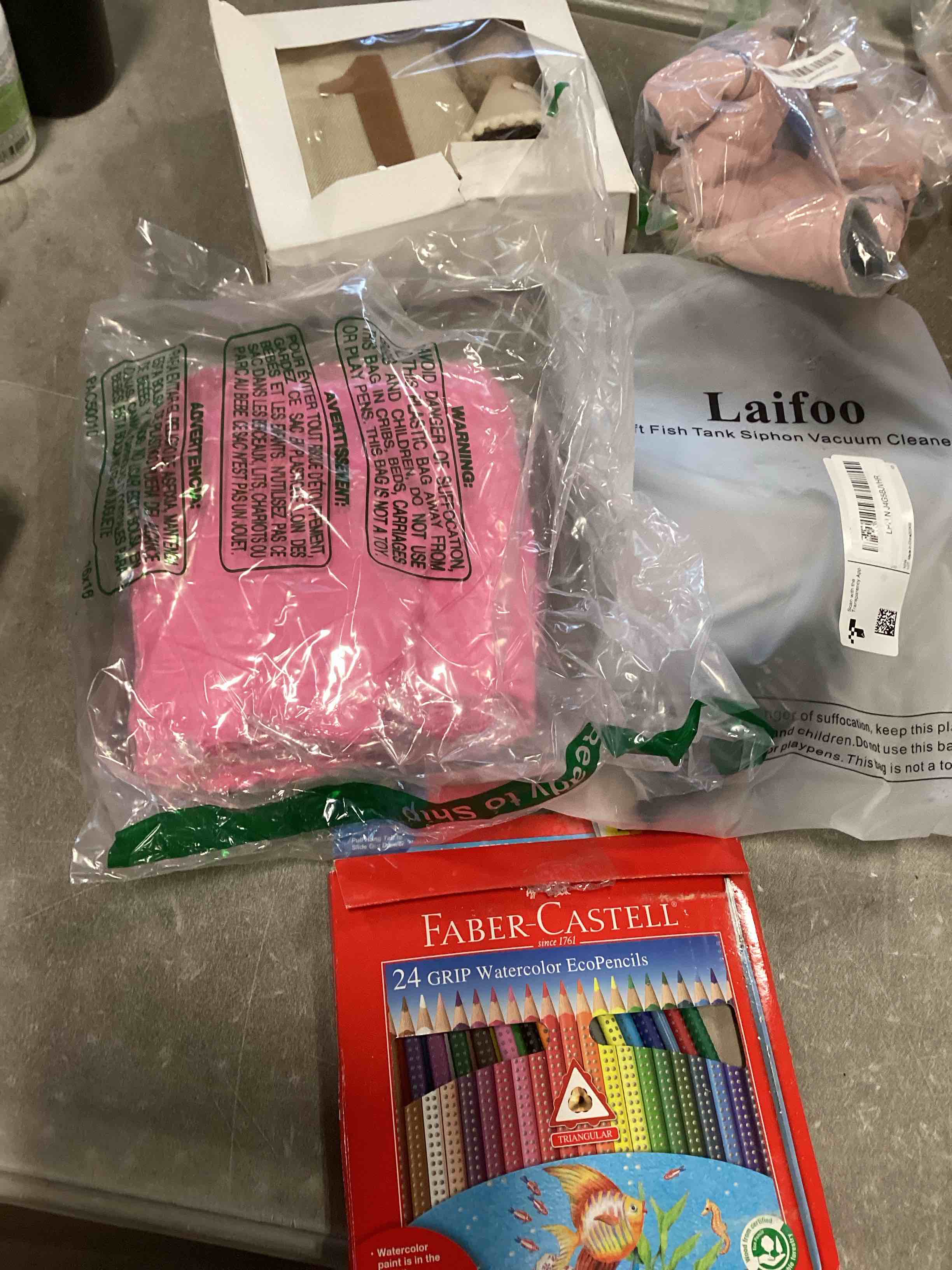 Assorted household good including but not limited to 