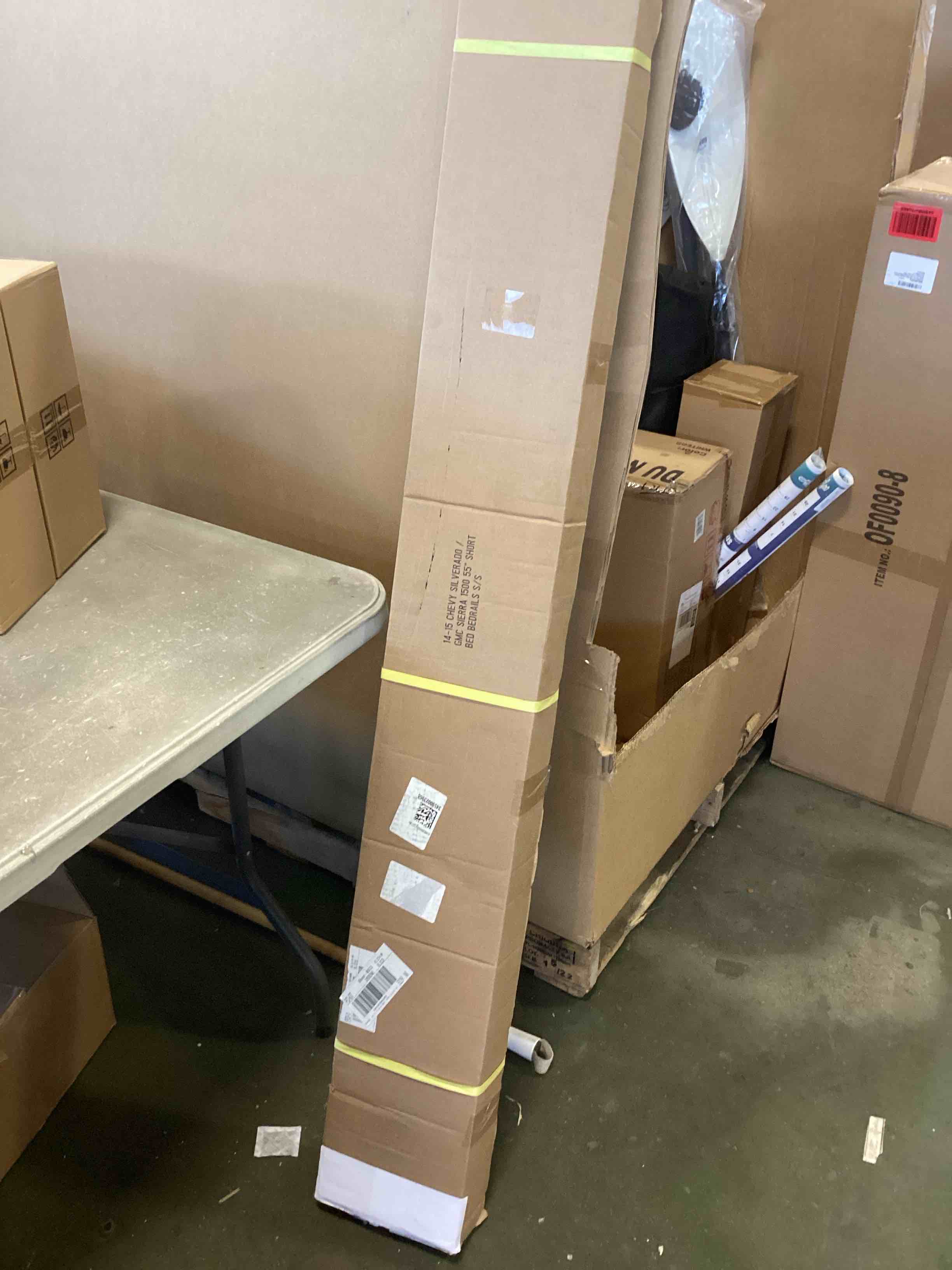 https://s3.amazonaws.com/lotting-images-prod/bidfta/PNK2027082_1736799391725.jpeg