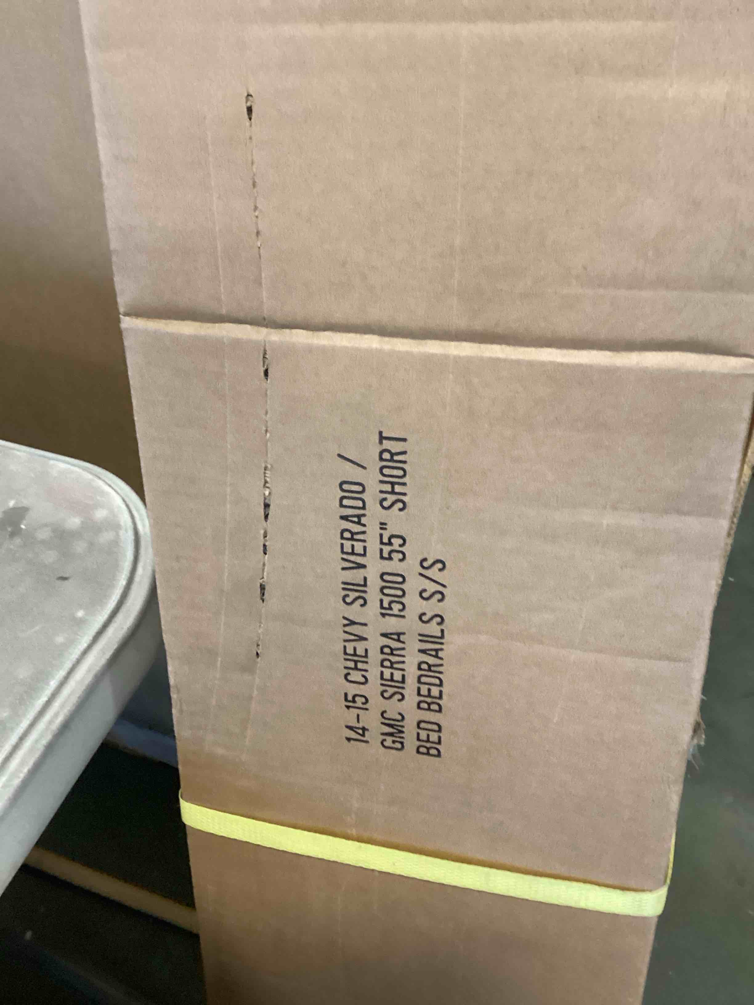 https://s3.amazonaws.com/lotting-images-prod/bidfta/PNK2027082_1736799398022.jpeg
