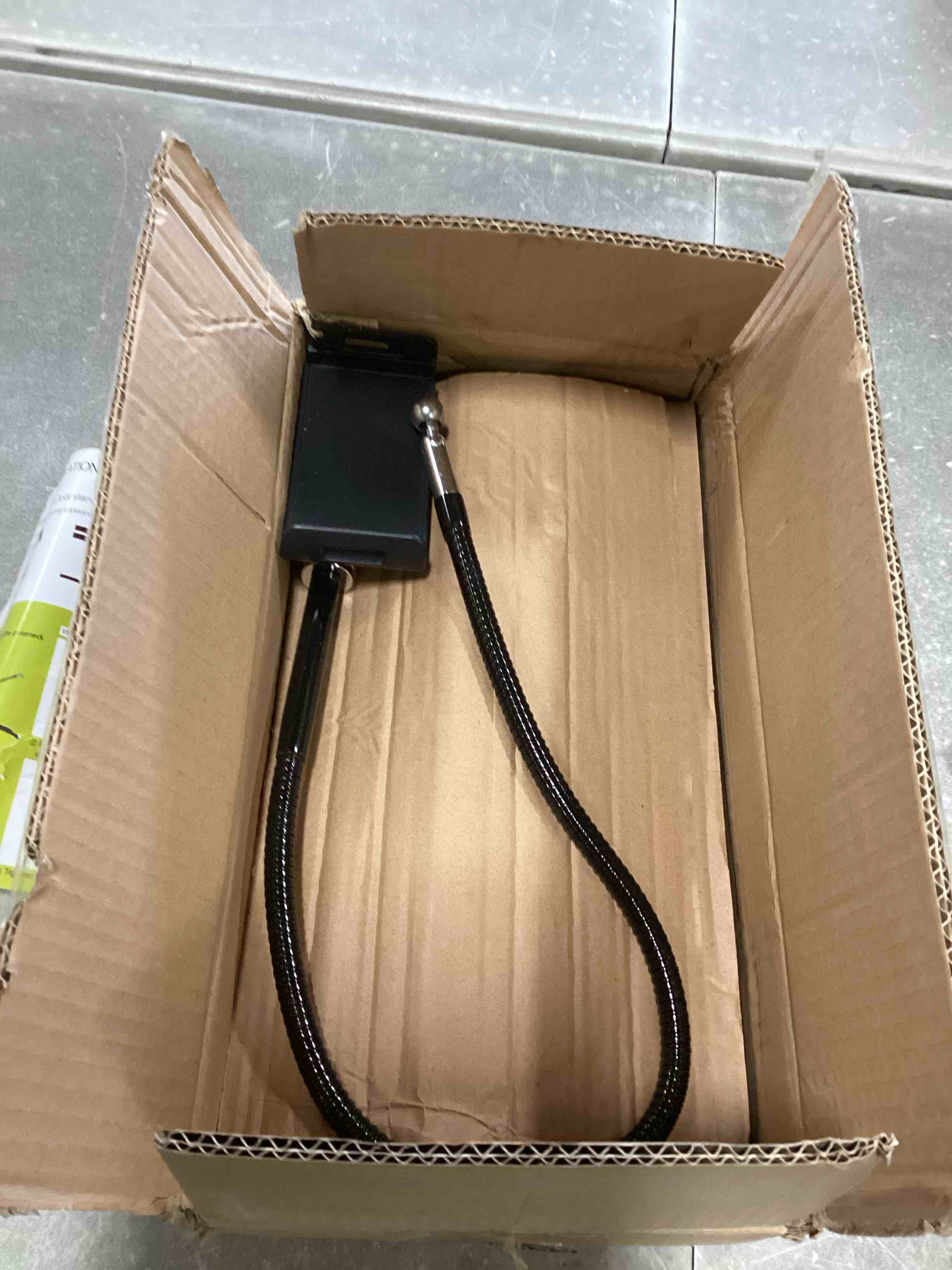 https://s3.amazonaws.com/lotting-images-prod/bidfta/PNK2027379_1736887894730.jpeg