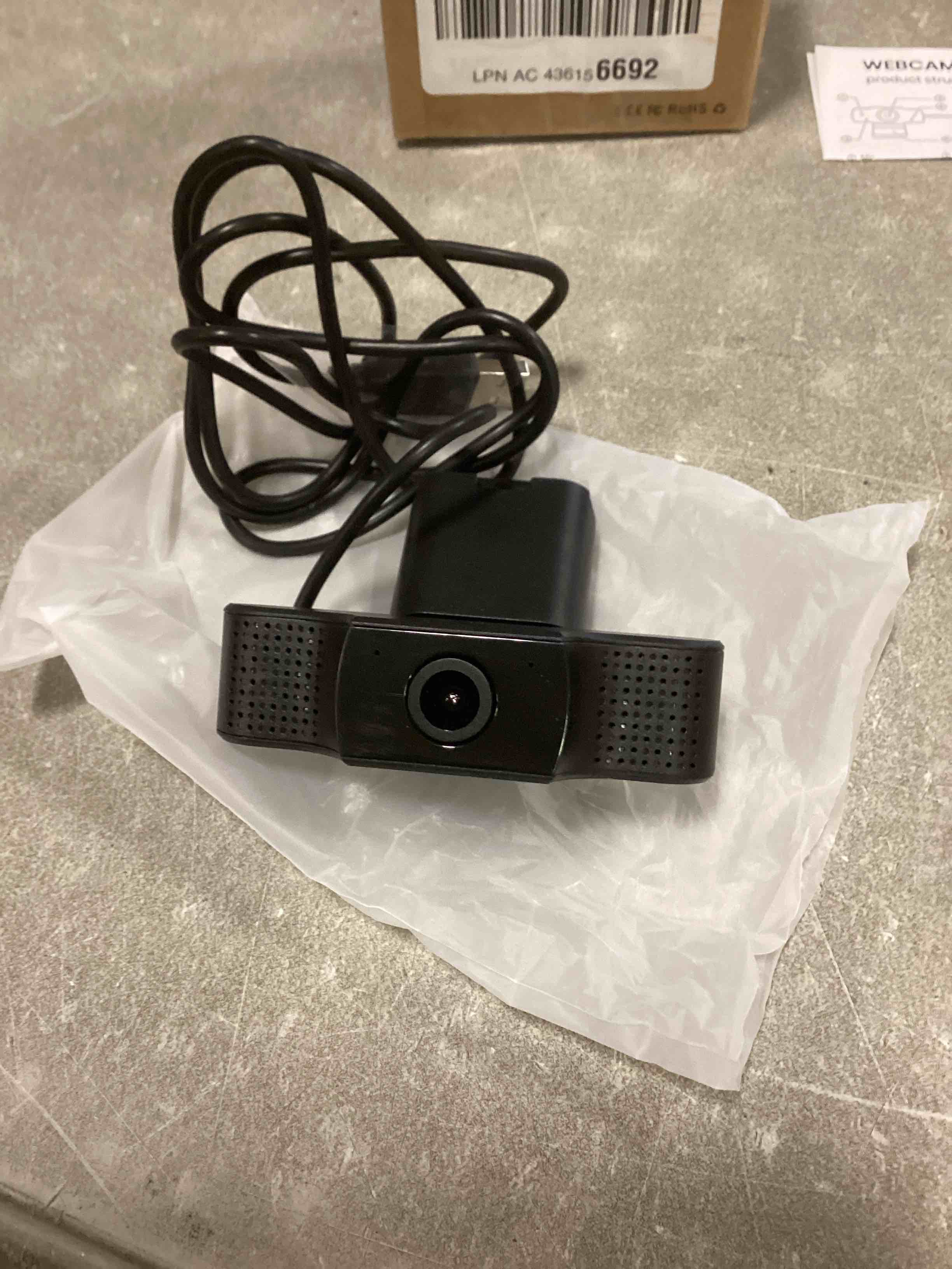 https://s3.amazonaws.com/lotting-images-prod/bidfta/PNK2027389_1736889175956.jpeg