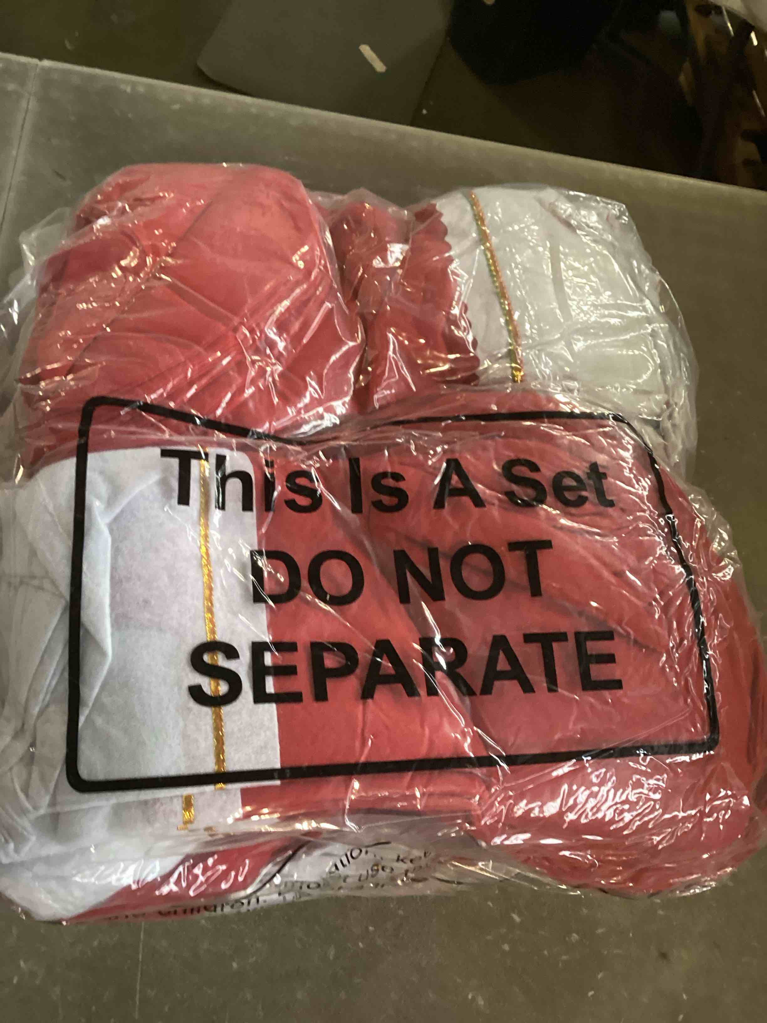 https://s3.amazonaws.com/lotting-images-prod/bidfta/PNK2027661_1737061465461.jpeg