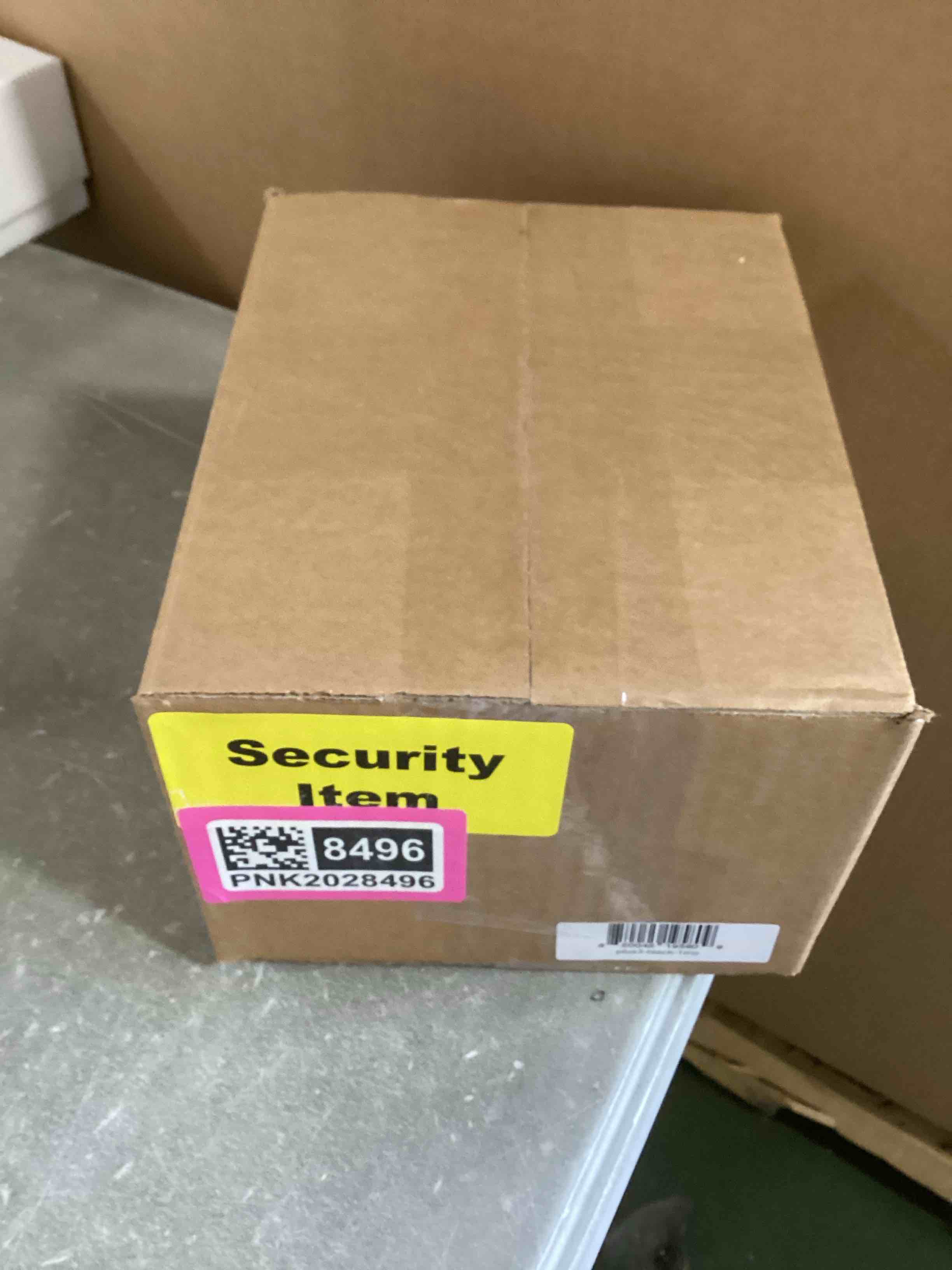 https://s3.amazonaws.com/lotting-images-prod/bidfta/PNK2028496_1737567839034.jpeg