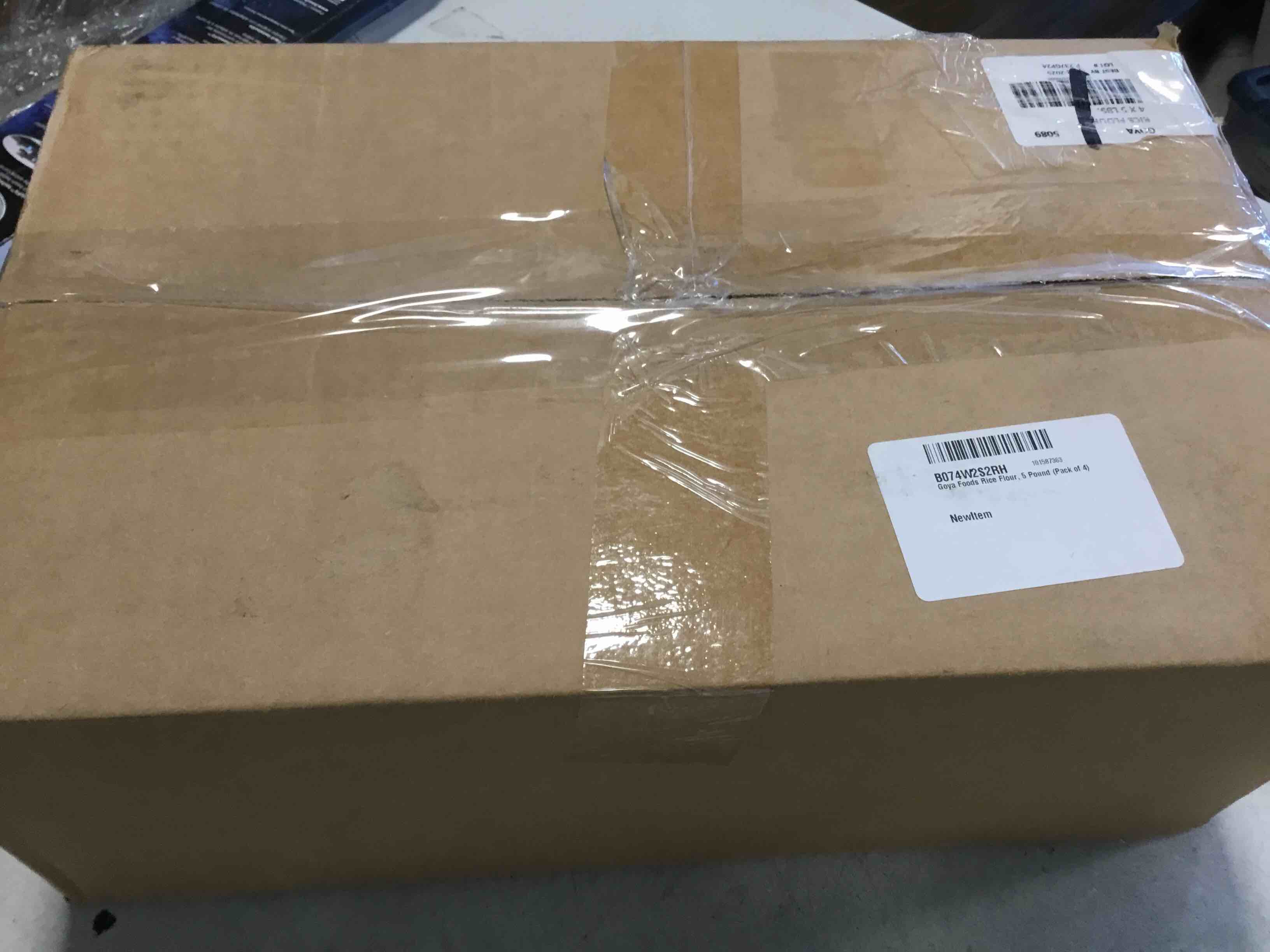 https://s3.amazonaws.com/lotting-images-prod/bidfta/PNK2029775_1735846900663.jpeg