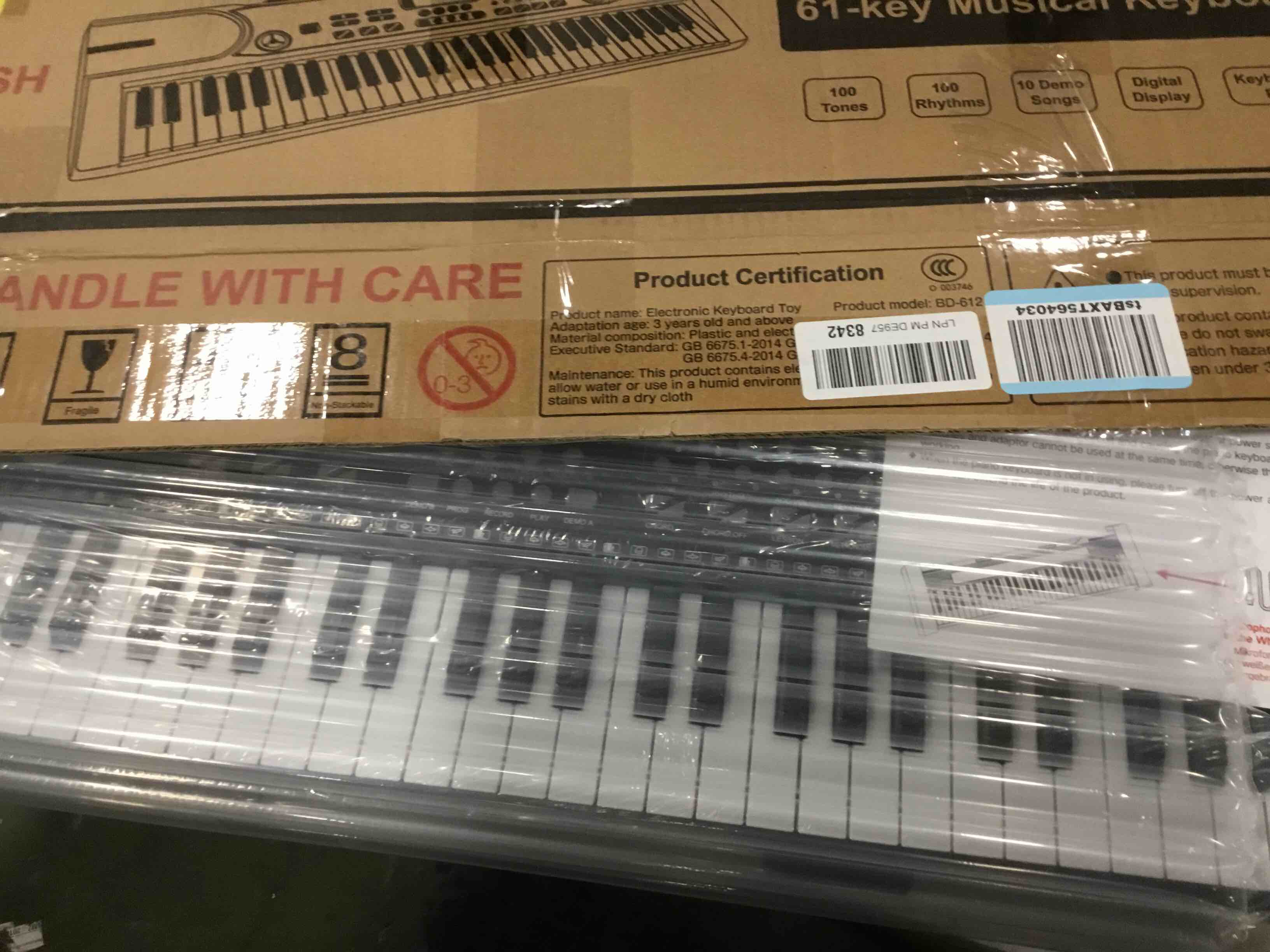 https://s3.amazonaws.com/lotting-images-prod/bidfta/PNK2030129_1736169294074.jpeg