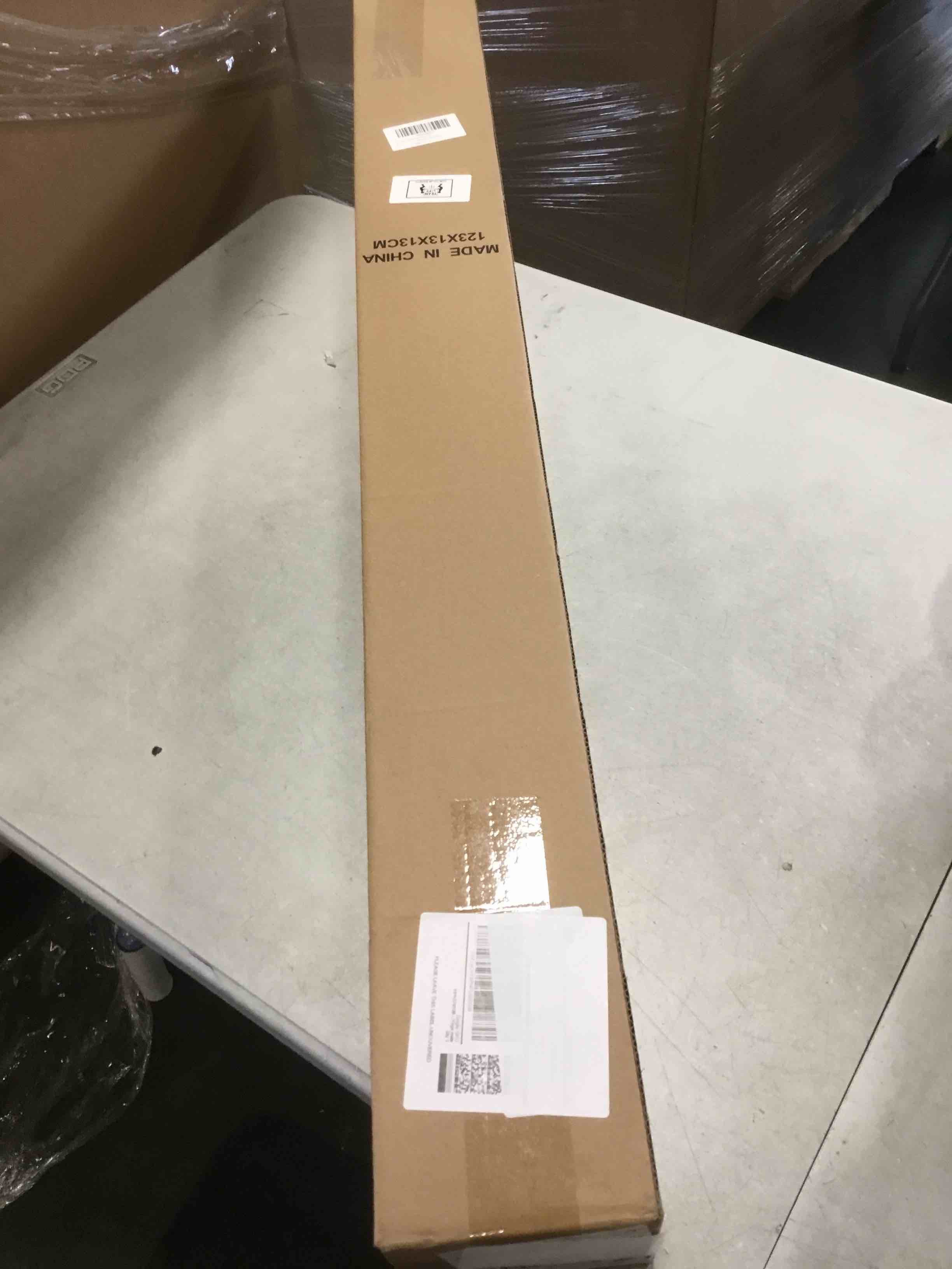 https://s3.amazonaws.com/lotting-images-prod/bidfta/PNK2030297_1736263376303.jpeg