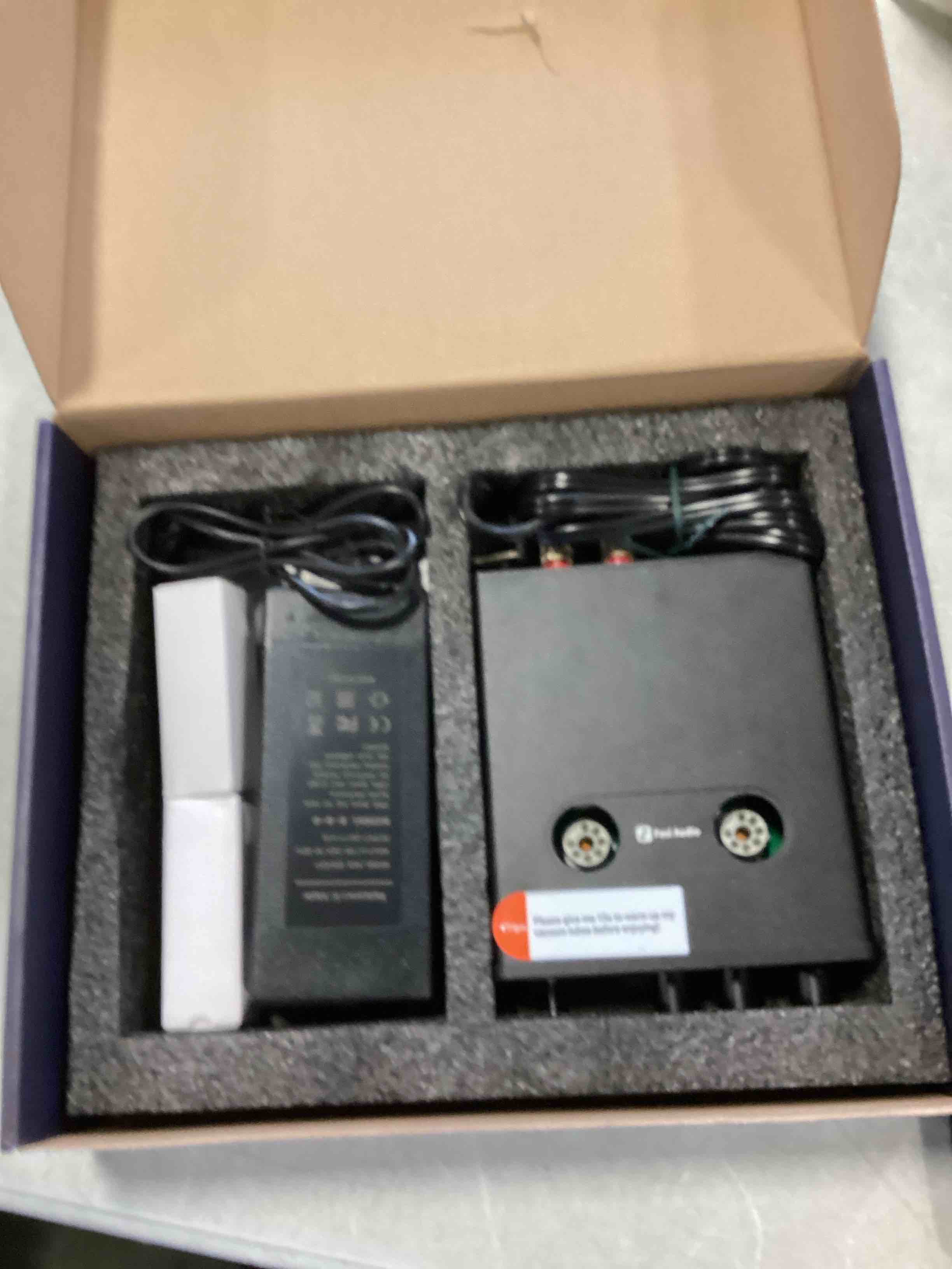 https://s3.amazonaws.com/lotting-images-prod/bidfta/PNK2030500_1736366413707.jpeg