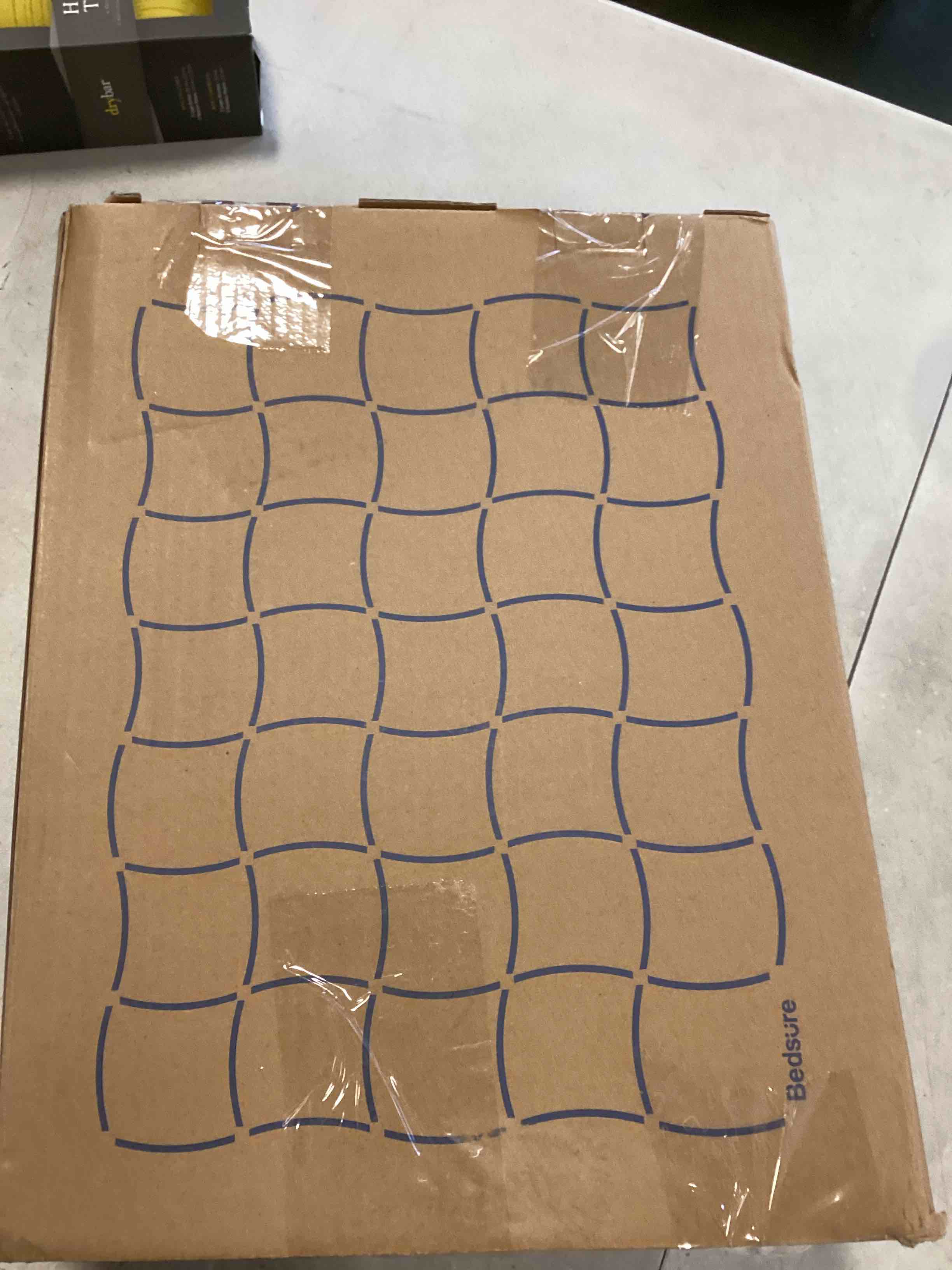 https://s3.amazonaws.com/lotting-images-prod/bidfta/PNK2030543_1736431353247.jpeg