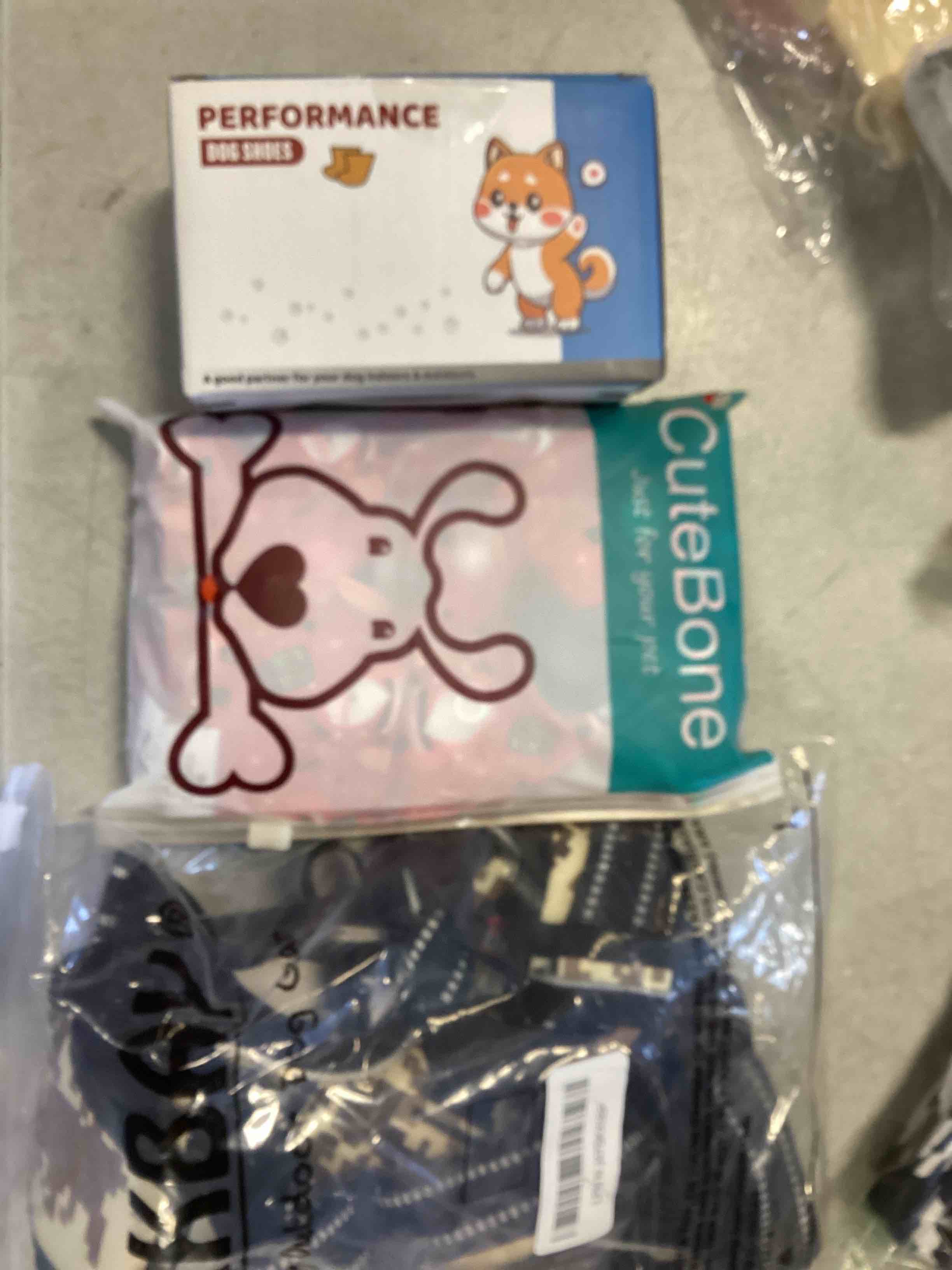 https://s3.amazonaws.com/lotting-images-prod/bidfta/PNK2030602_1736448579259.jpeg