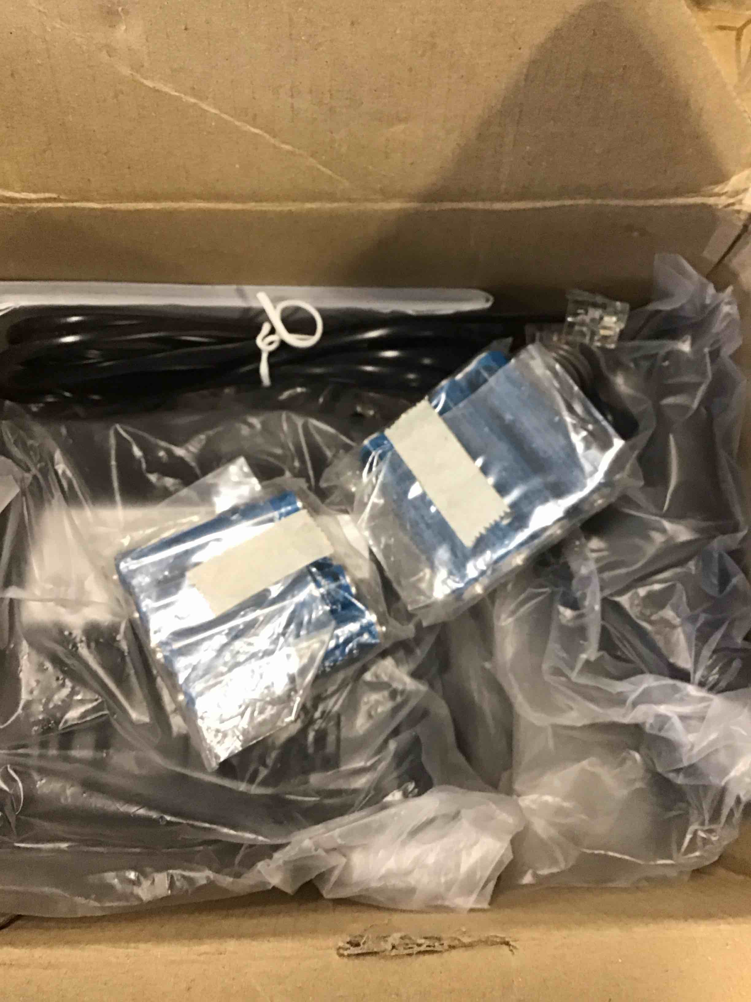 https://s3.amazonaws.com/lotting-images-prod/bidfta/PNK2031213_1736870597348.jpeg
