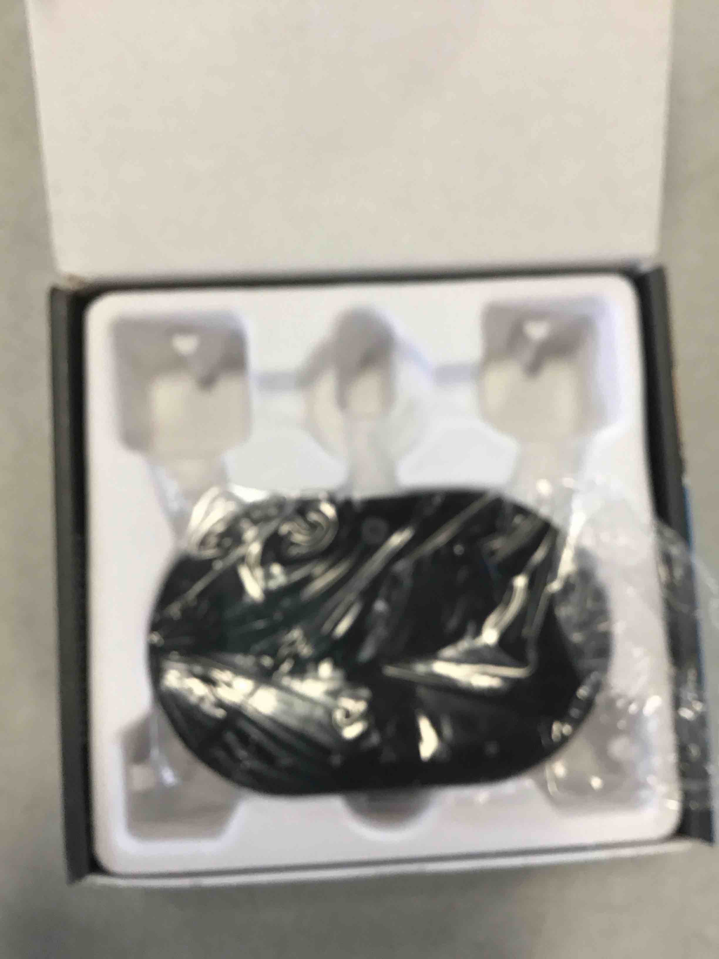 https://s3.amazonaws.com/lotting-images-prod/bidfta/PNK2031217_1736871258094.jpeg