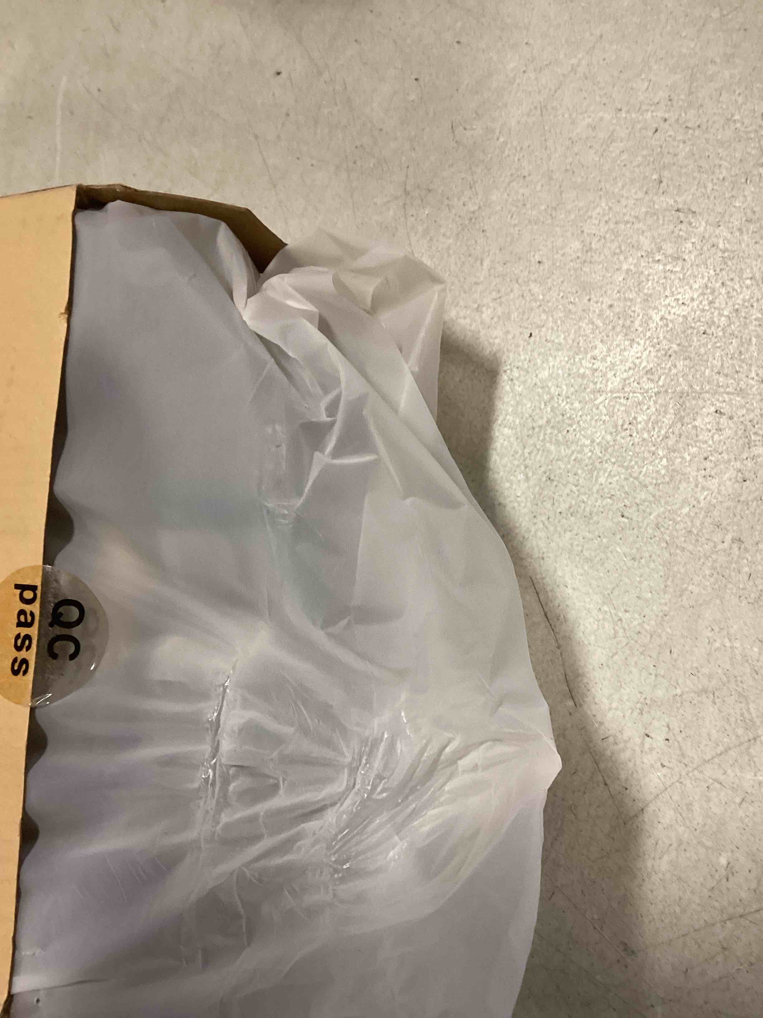 https://s3.amazonaws.com/lotting-images-prod/bidfta/PNK2031396_1736946693428.jpeg