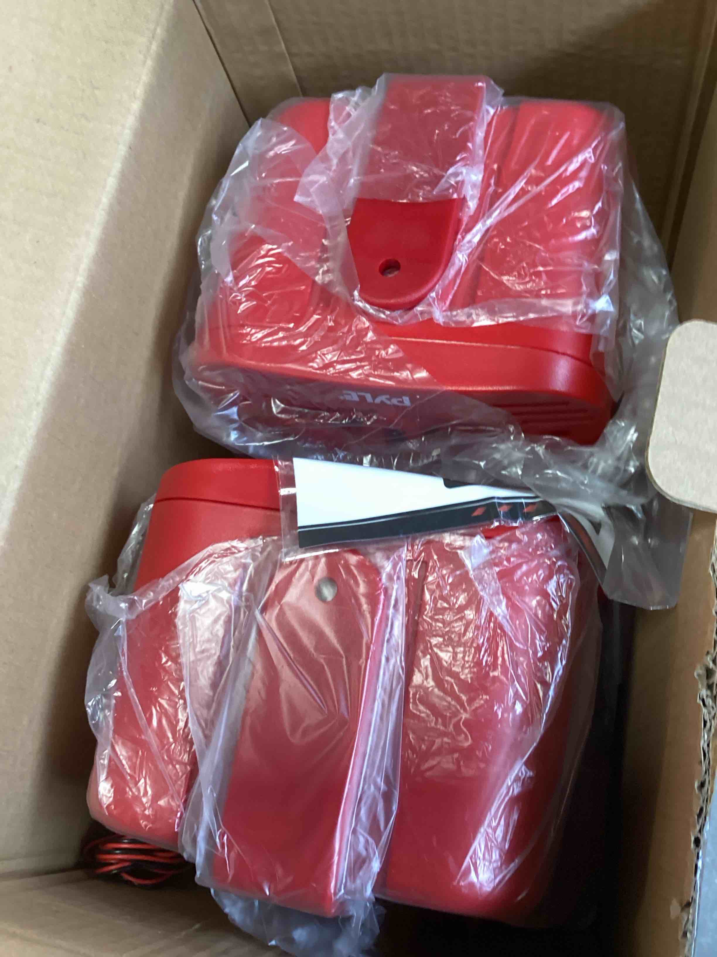 https://s3.amazonaws.com/lotting-images-prod/bidfta/PNK2033802_1740602786687.jpeg