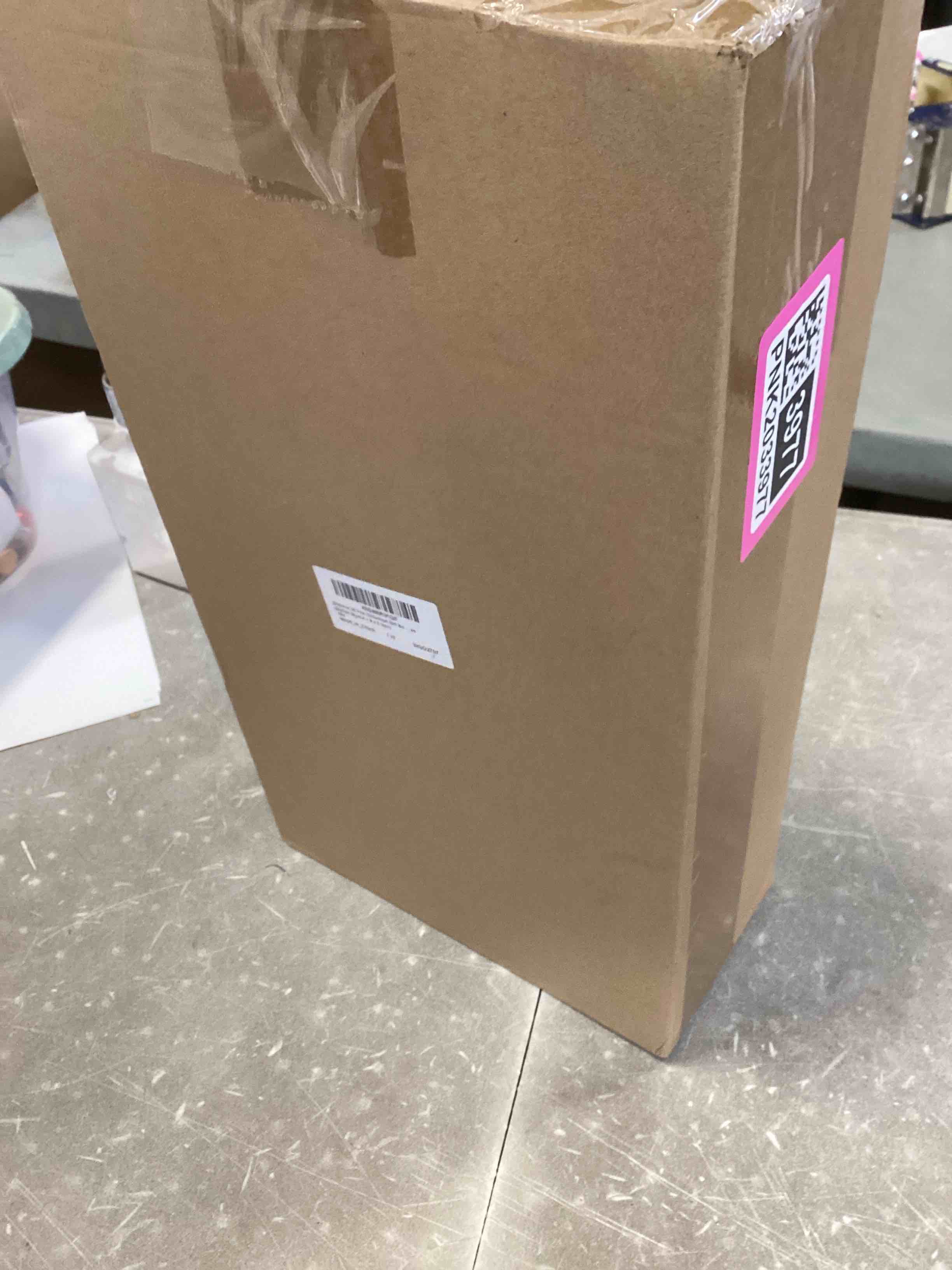 https://s3.amazonaws.com/lotting-images-prod/bidfta/PNK2033977_1740687550116.jpeg