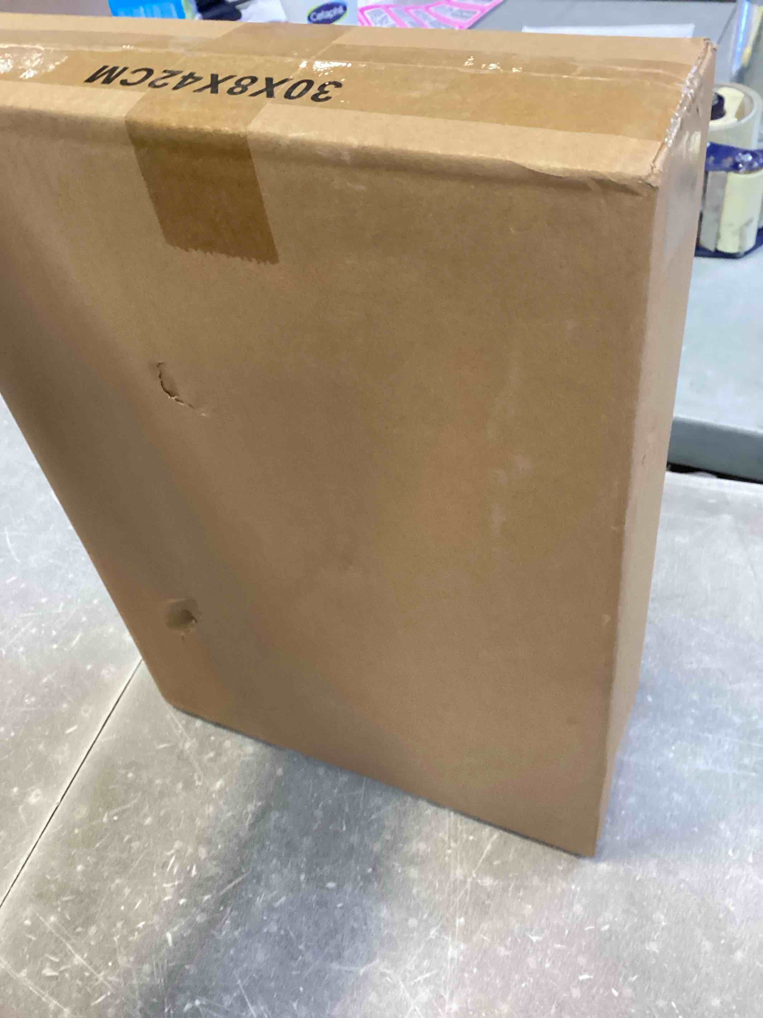 https://s3.amazonaws.com/lotting-images-prod/bidfta/PNK2034201_1740764376321.jpeg