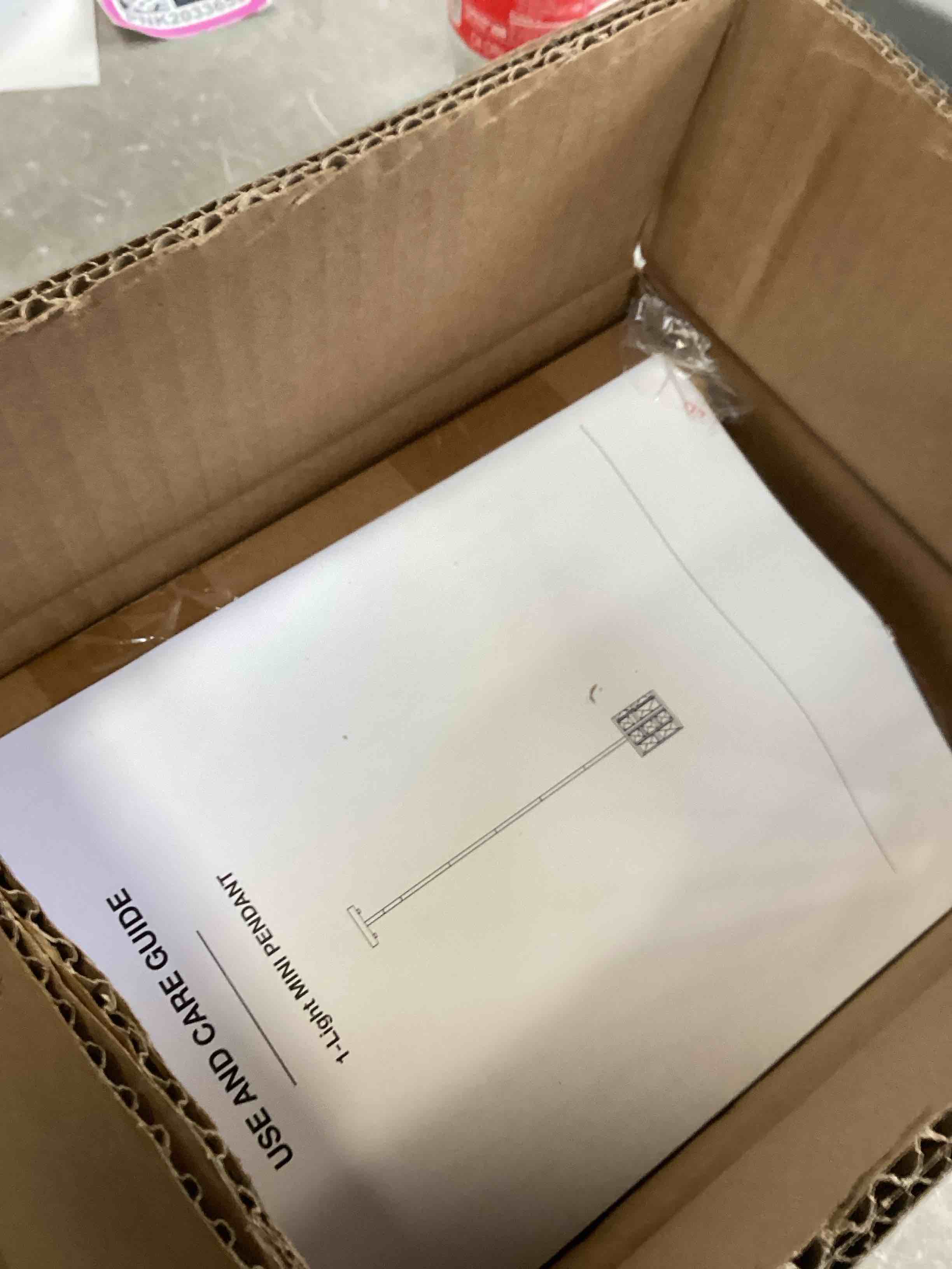 https://s3.amazonaws.com/lotting-images-prod/bidfta/PNK2034516_1741032882923.jpeg