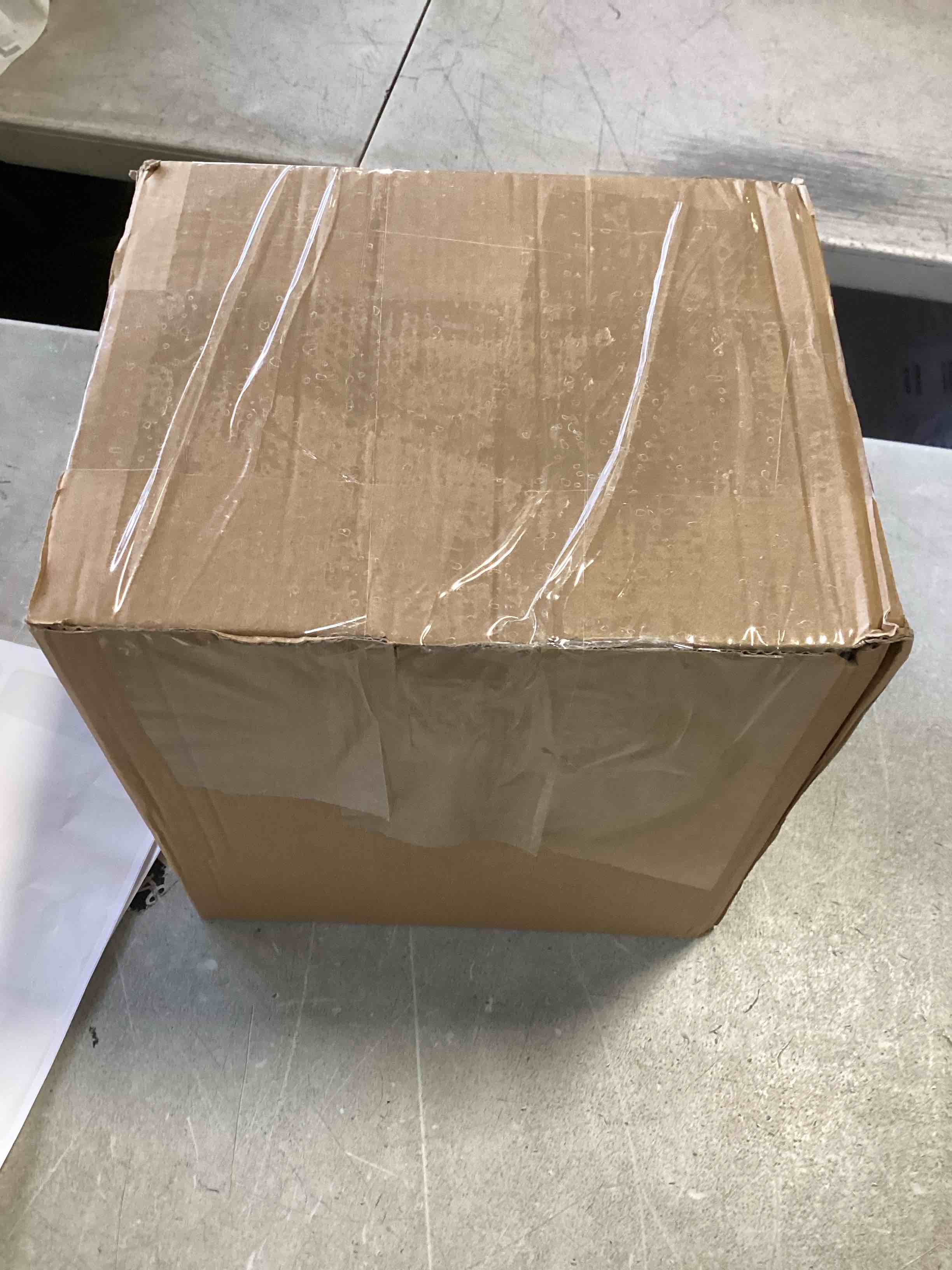 https://s3.amazonaws.com/lotting-images-prod/bidfta/PNK2035119_1739565621146.jpeg