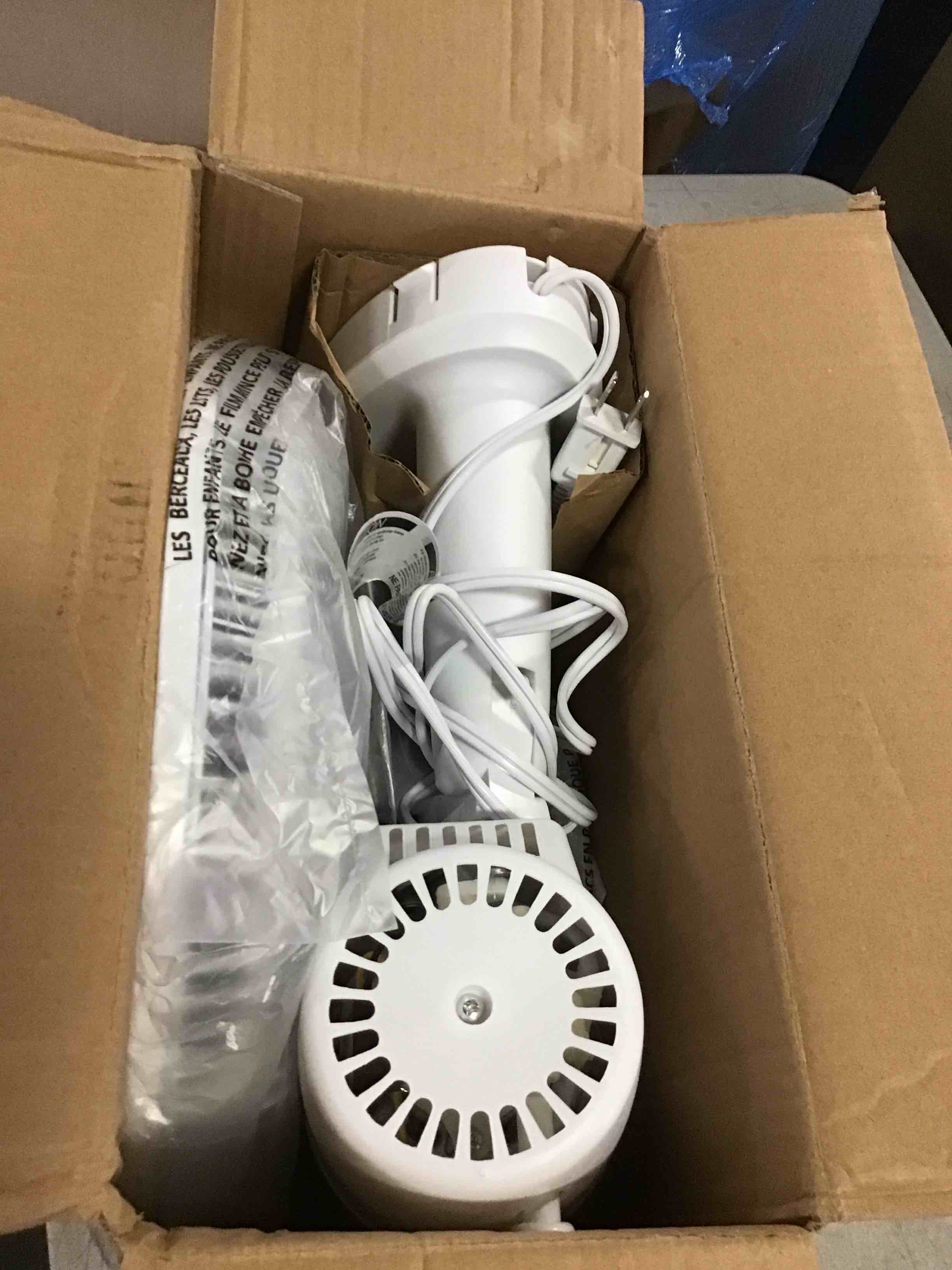https://s3.amazonaws.com/lotting-images-prod/bidfta/PNK2035261_1740578920532.jpeg