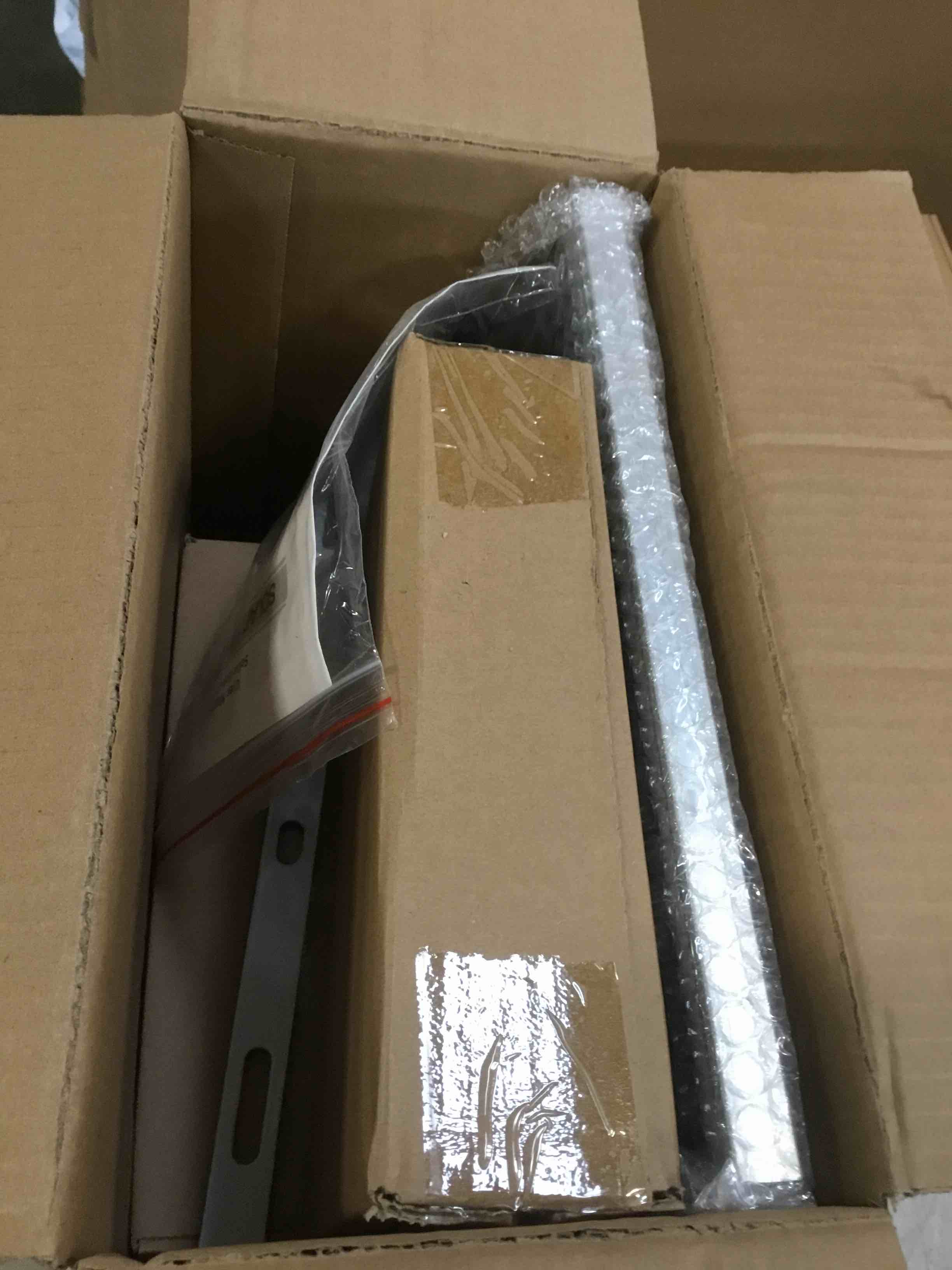https://s3.amazonaws.com/lotting-images-prod/bidfta/PNK2036104_1741369760178.jpeg