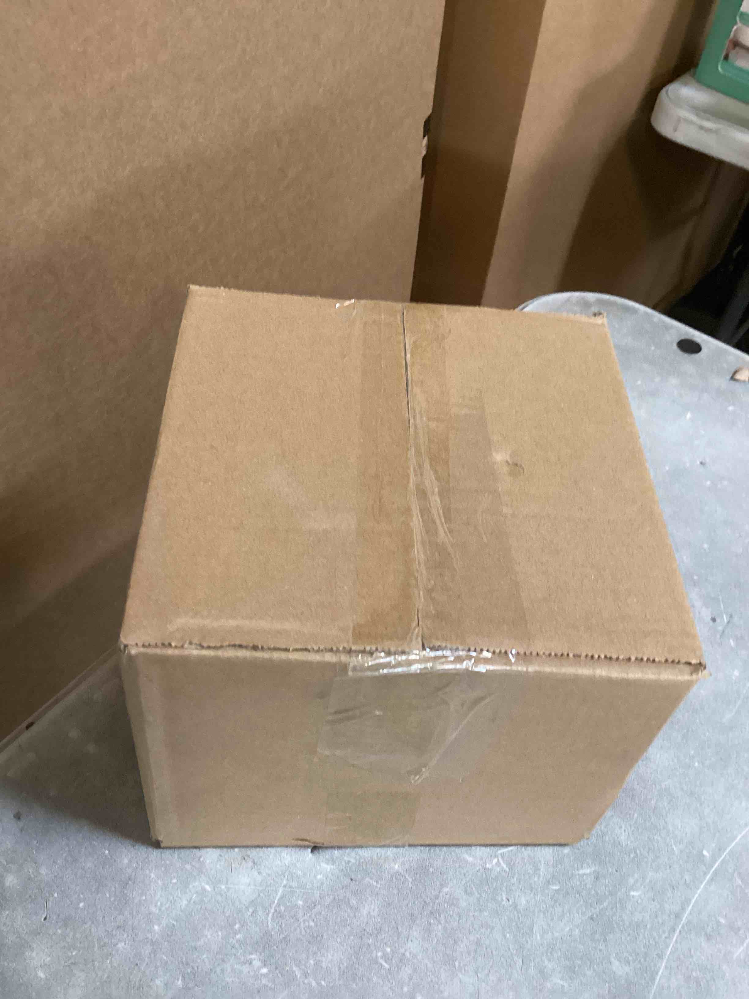 https://s3.amazonaws.com/lotting-images-prod/bidfta/PNK2036505_1743434341724.jpeg