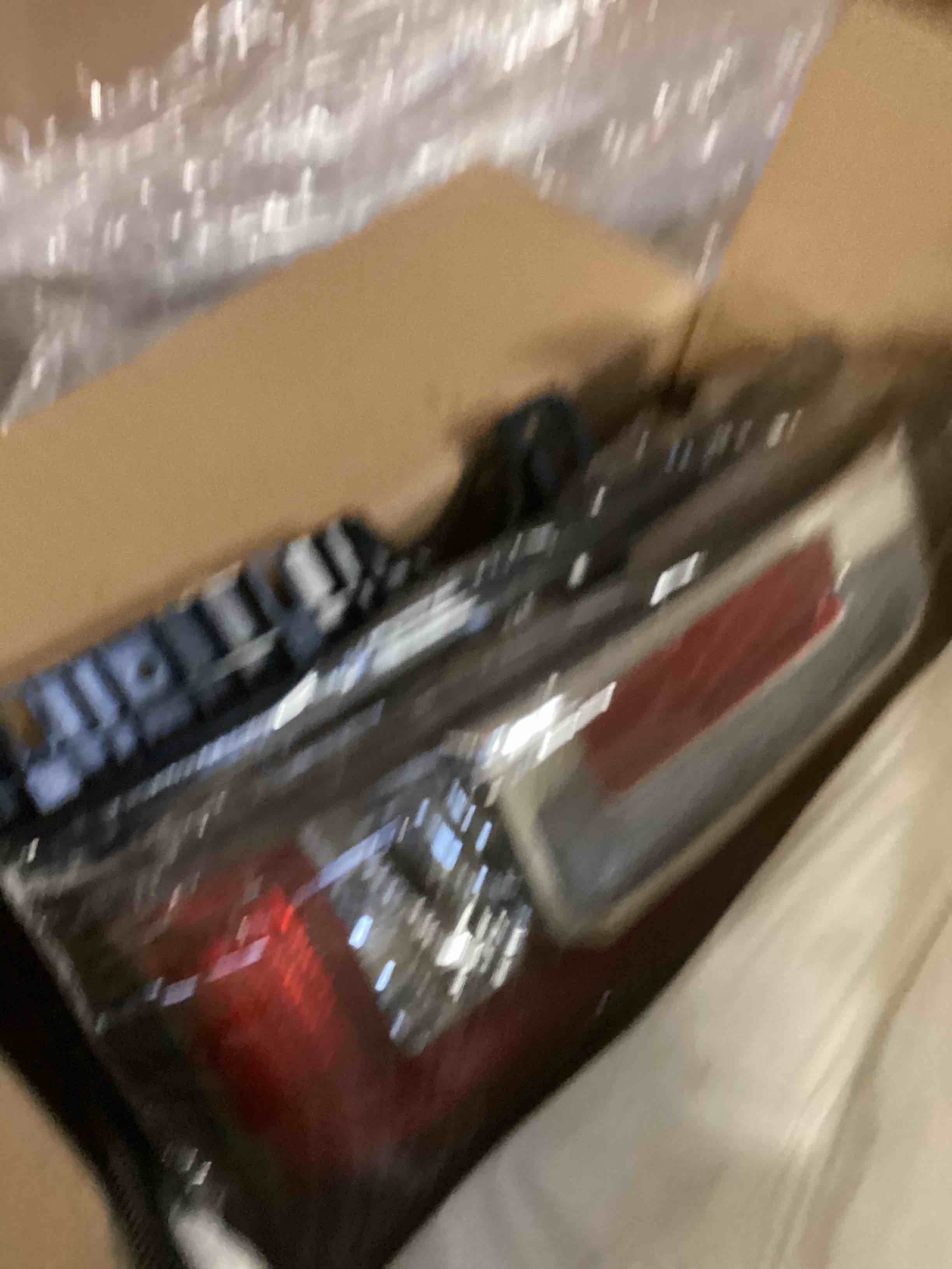 https://s3.amazonaws.com/lotting-images-prod/bidfta/PNK2036585_1743424837537.jpeg