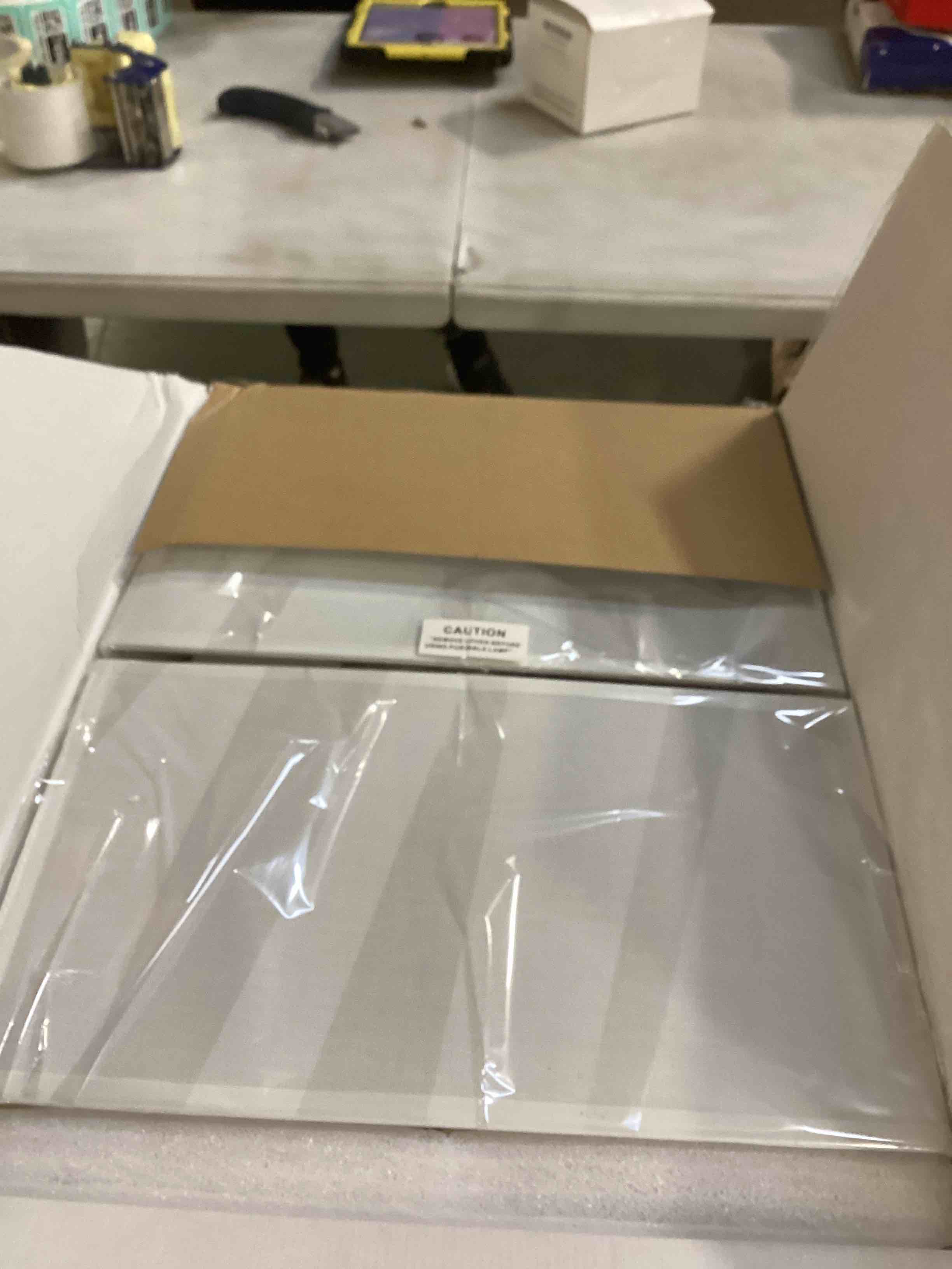 https://s3.amazonaws.com/lotting-images-prod/bidfta/PNK2036769_1743513767691.jpeg