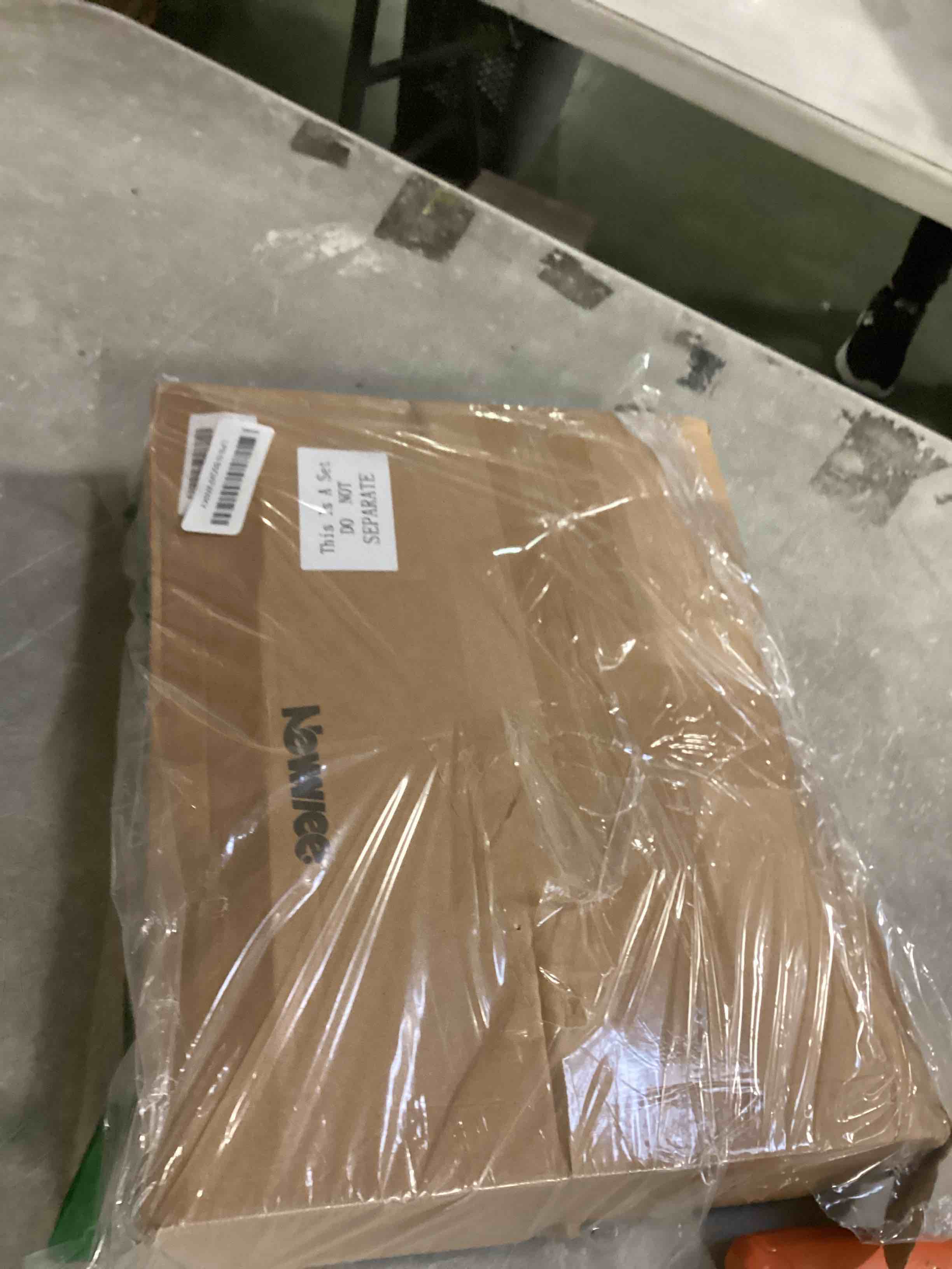 https://s3.amazonaws.com/lotting-images-prod/bidfta/PNK2036812_1743510072958.jpeg