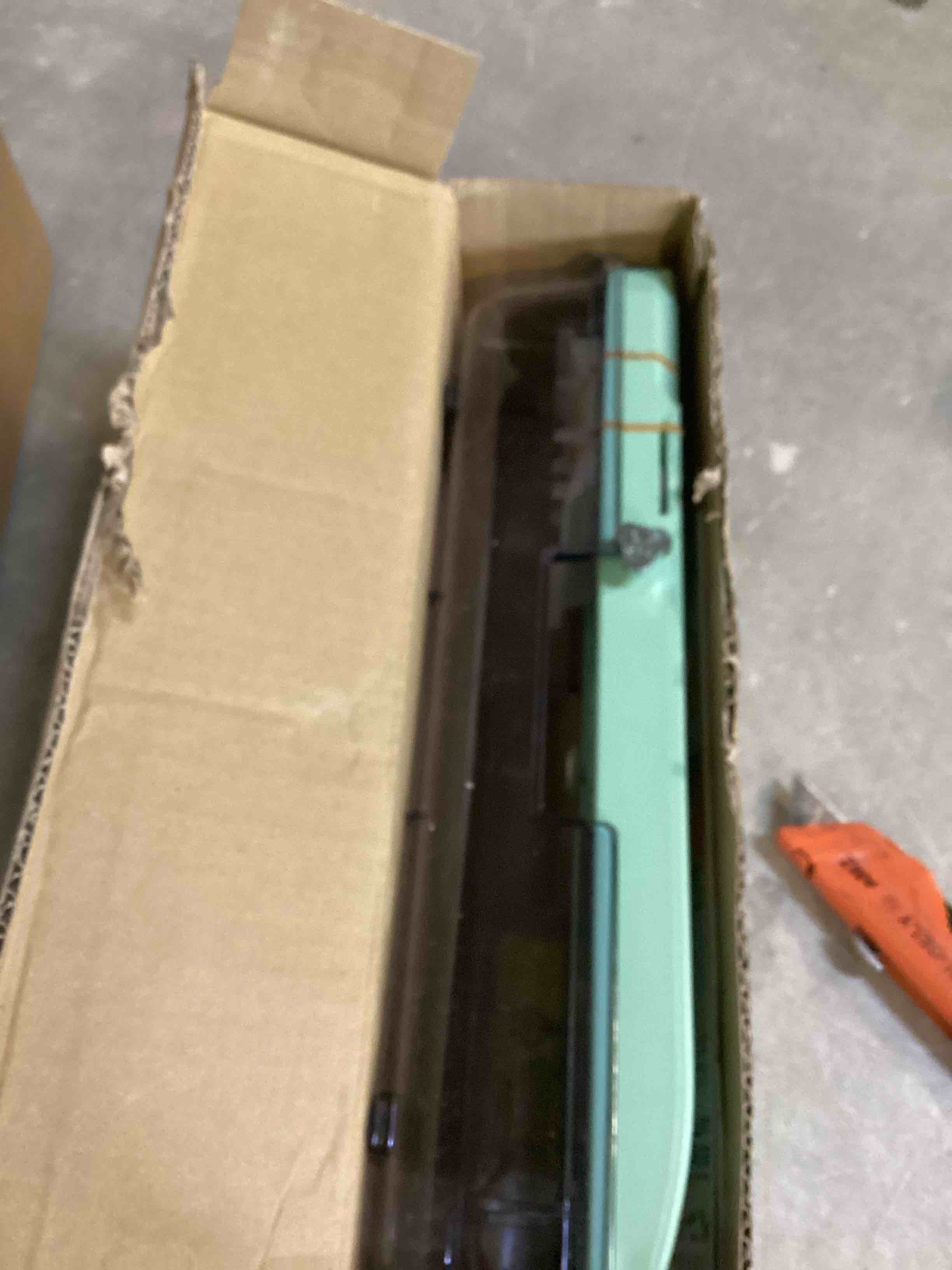 https://s3.amazonaws.com/lotting-images-prod/bidfta/PNK2036829_1743533911060.jpeg