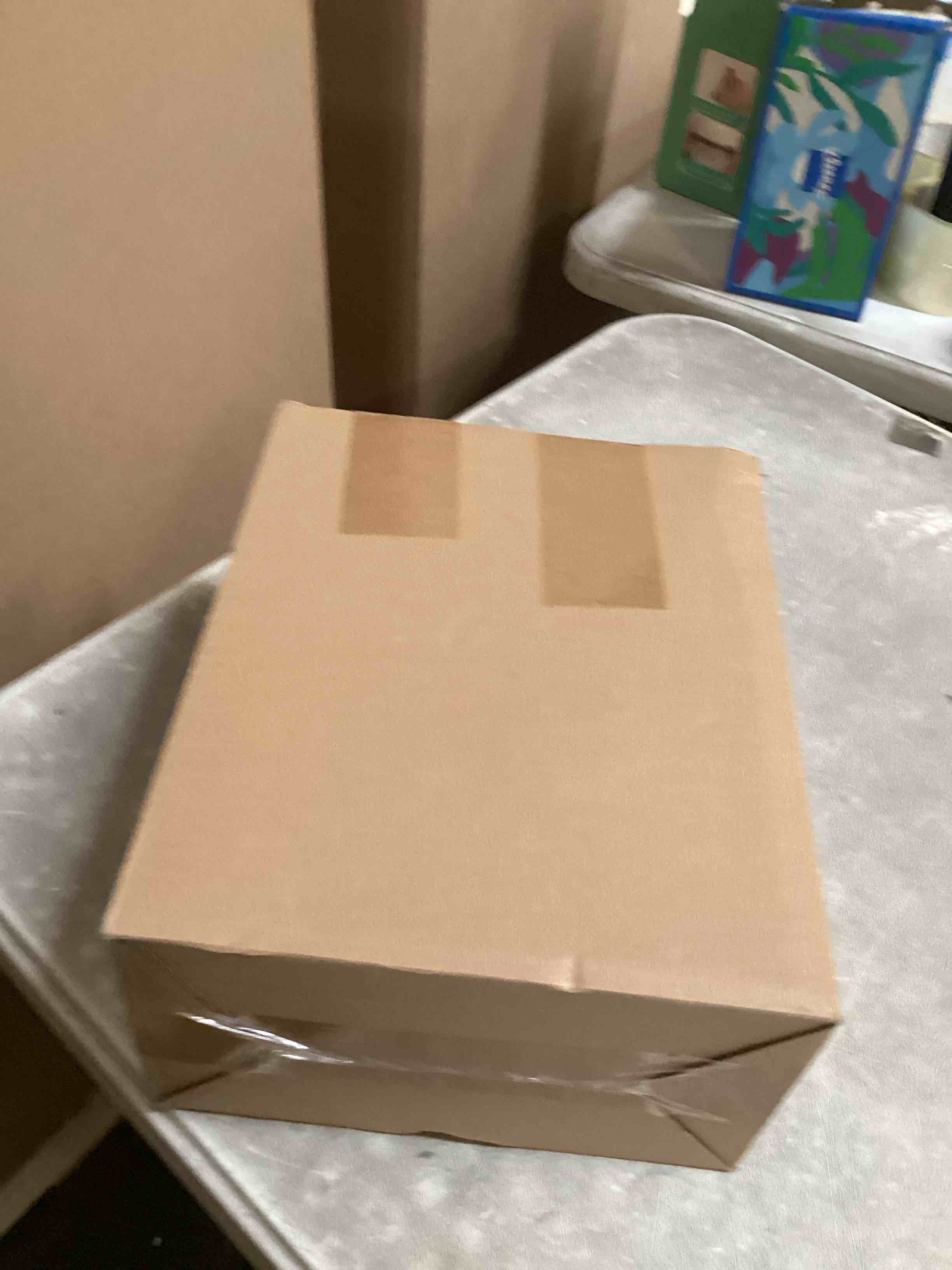 https://s3.amazonaws.com/lotting-images-prod/bidfta/PNK2037170_1743608575477.jpeg