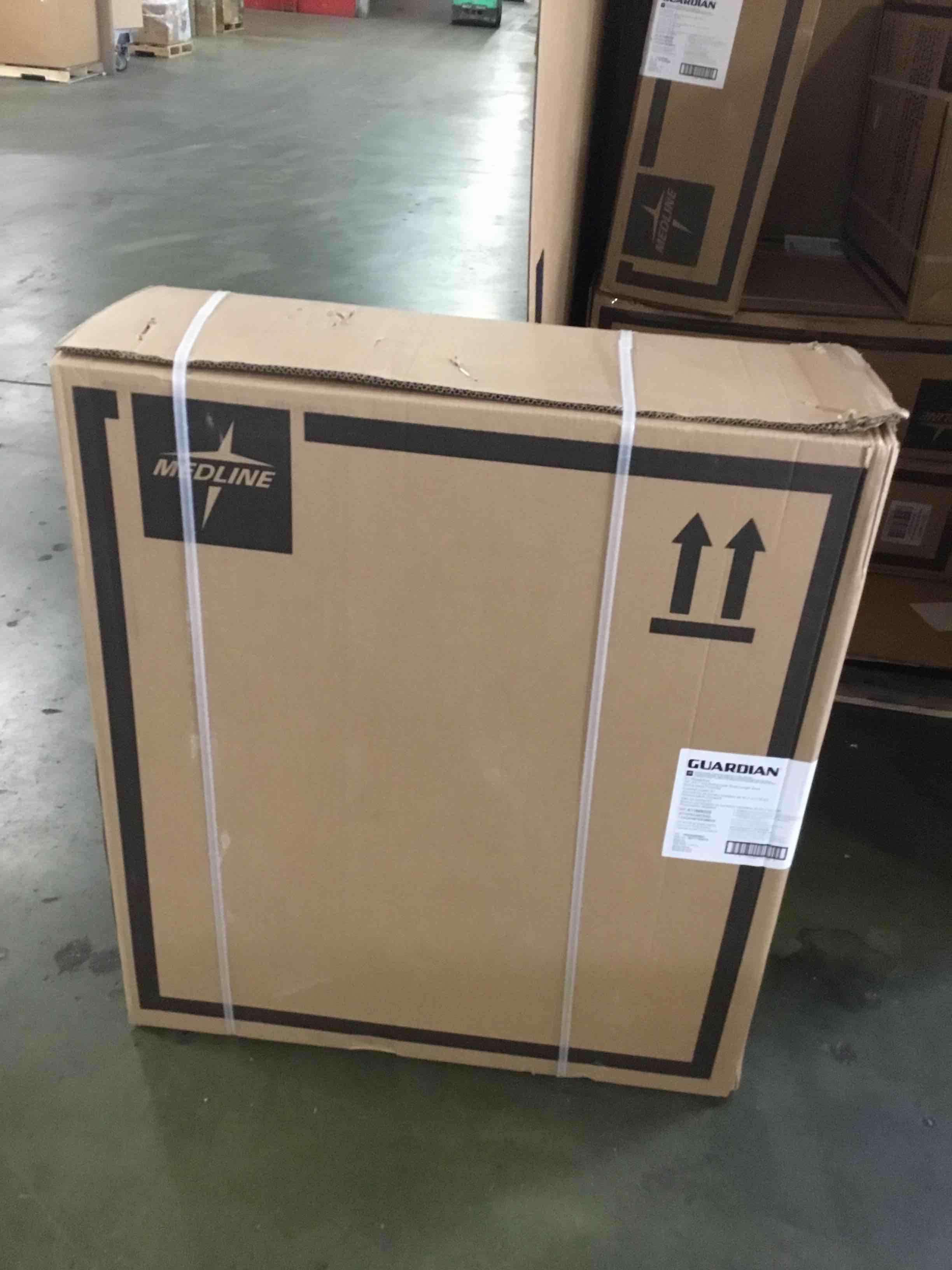 https://s3.amazonaws.com/lotting-images-prod/bidfta/PNK2037339_1743686853910.jpeg