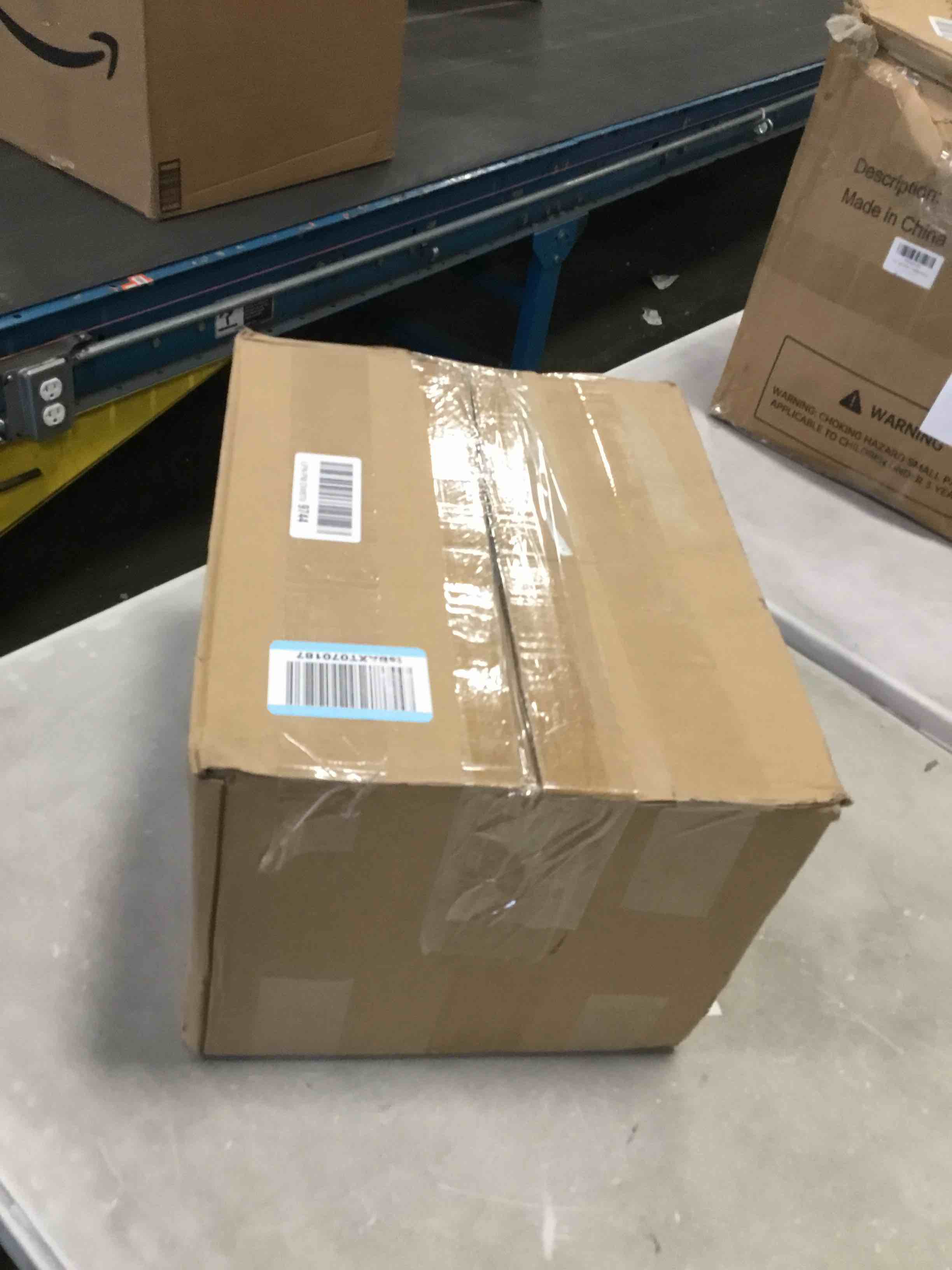 https://s3.amazonaws.com/lotting-images-prod/bidfta/PNK2037380_1743710422462.jpeg
