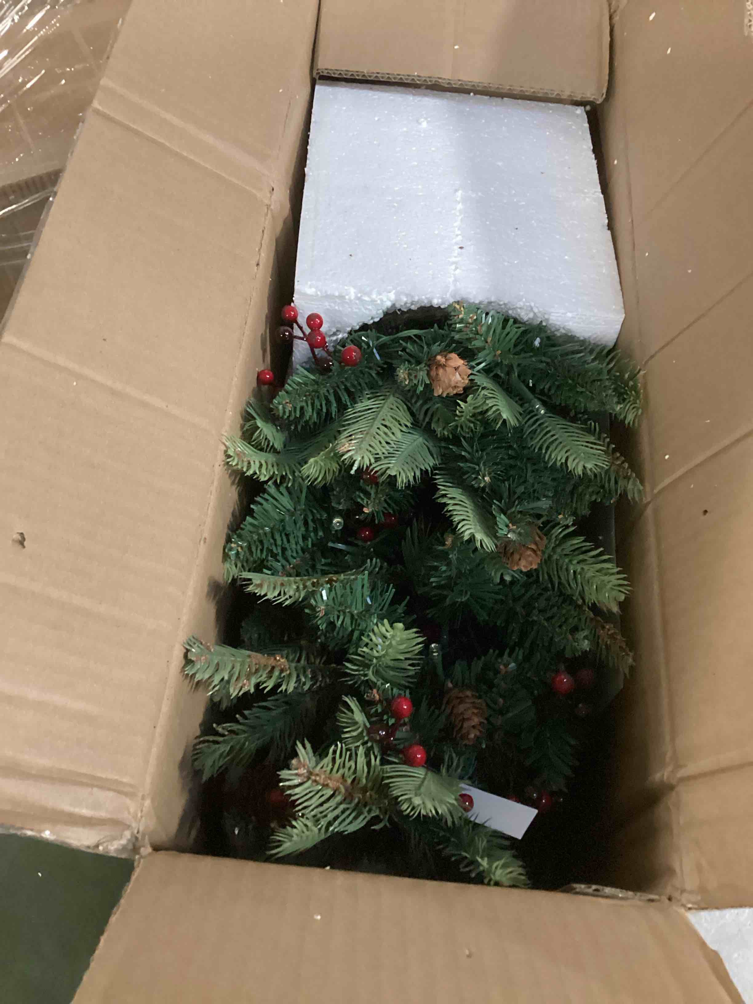 https://s3.amazonaws.com/lotting-images-prod/bidfta/PNK2037523_1743770288728.jpeg