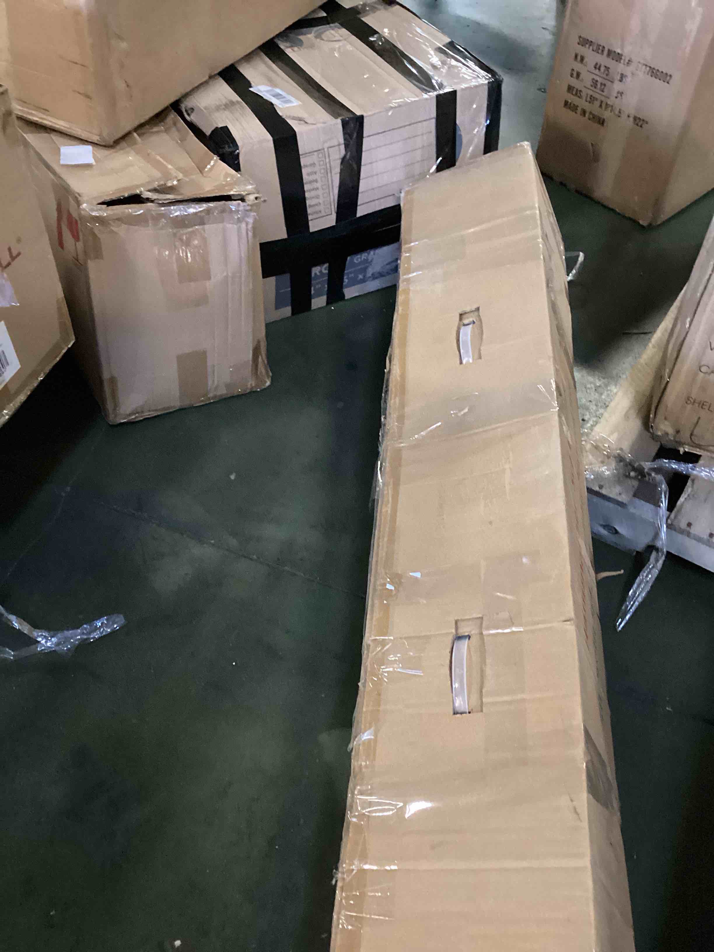 https://s3.amazonaws.com/lotting-images-prod/bidfta/PNK2037667_1744116515431.jpeg