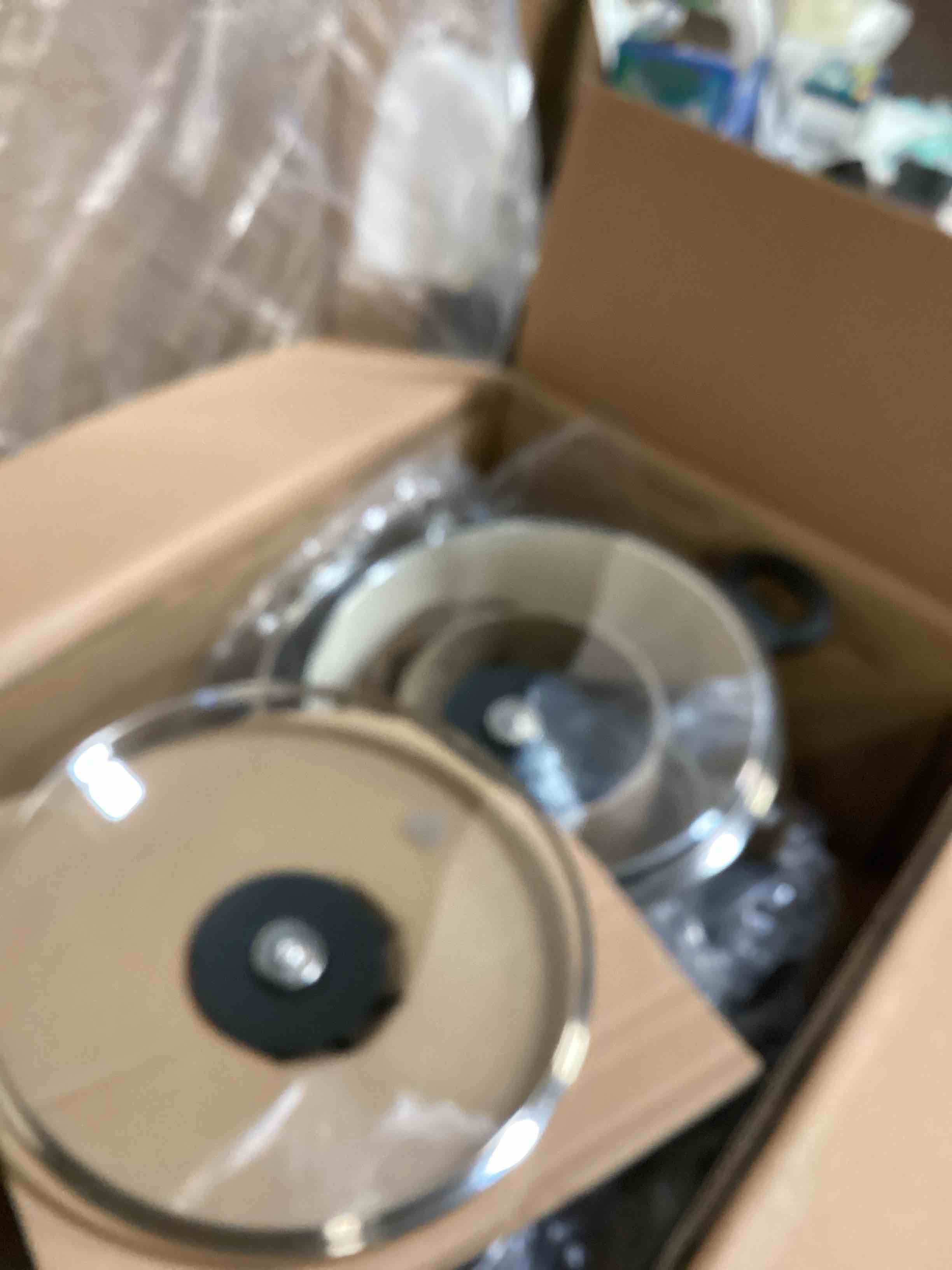 https://s3.amazonaws.com/lotting-images-prod/bidfta/PNK2037683_1744122669511.jpeg