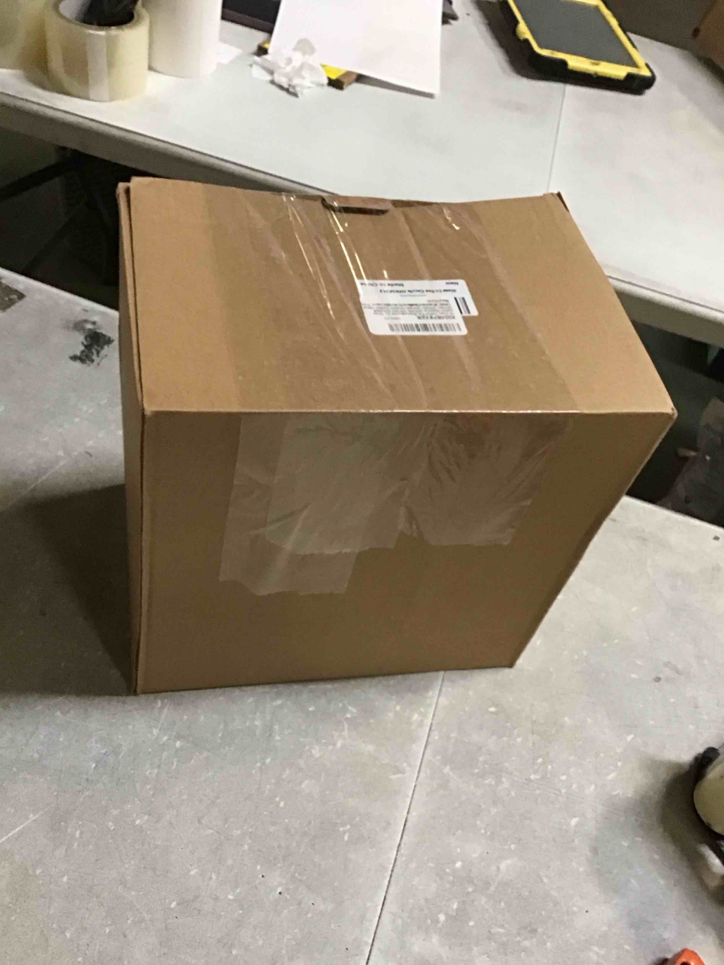 https://s3.amazonaws.com/lotting-images-prod/bidfta/PNK2037834_1744206385815.jpeg