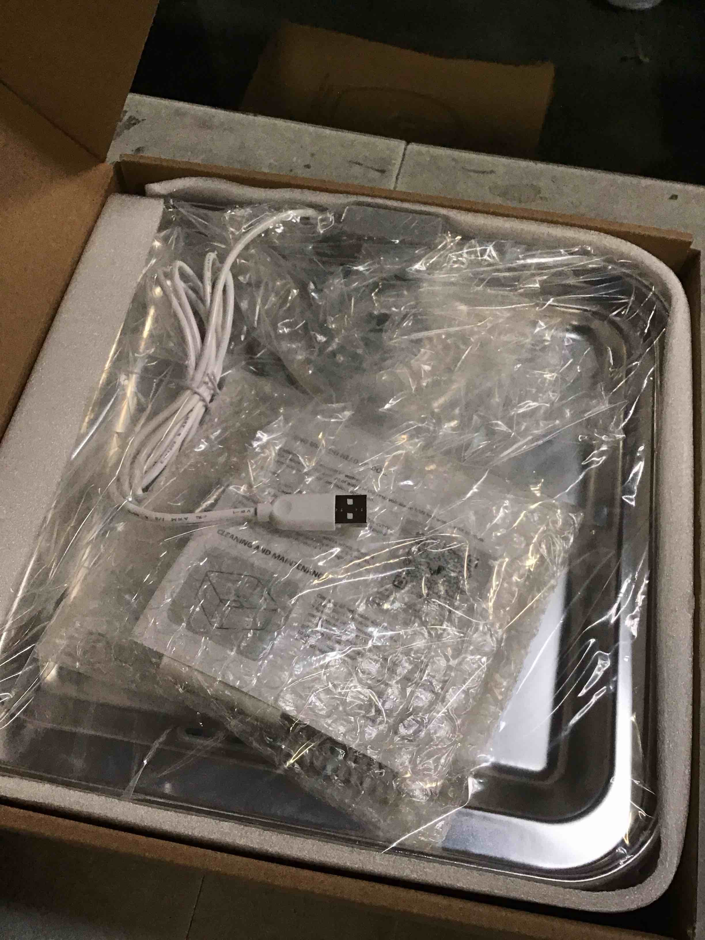 https://s3.amazonaws.com/lotting-images-prod/bidfta/PNK2037840_1744205220721.jpeg