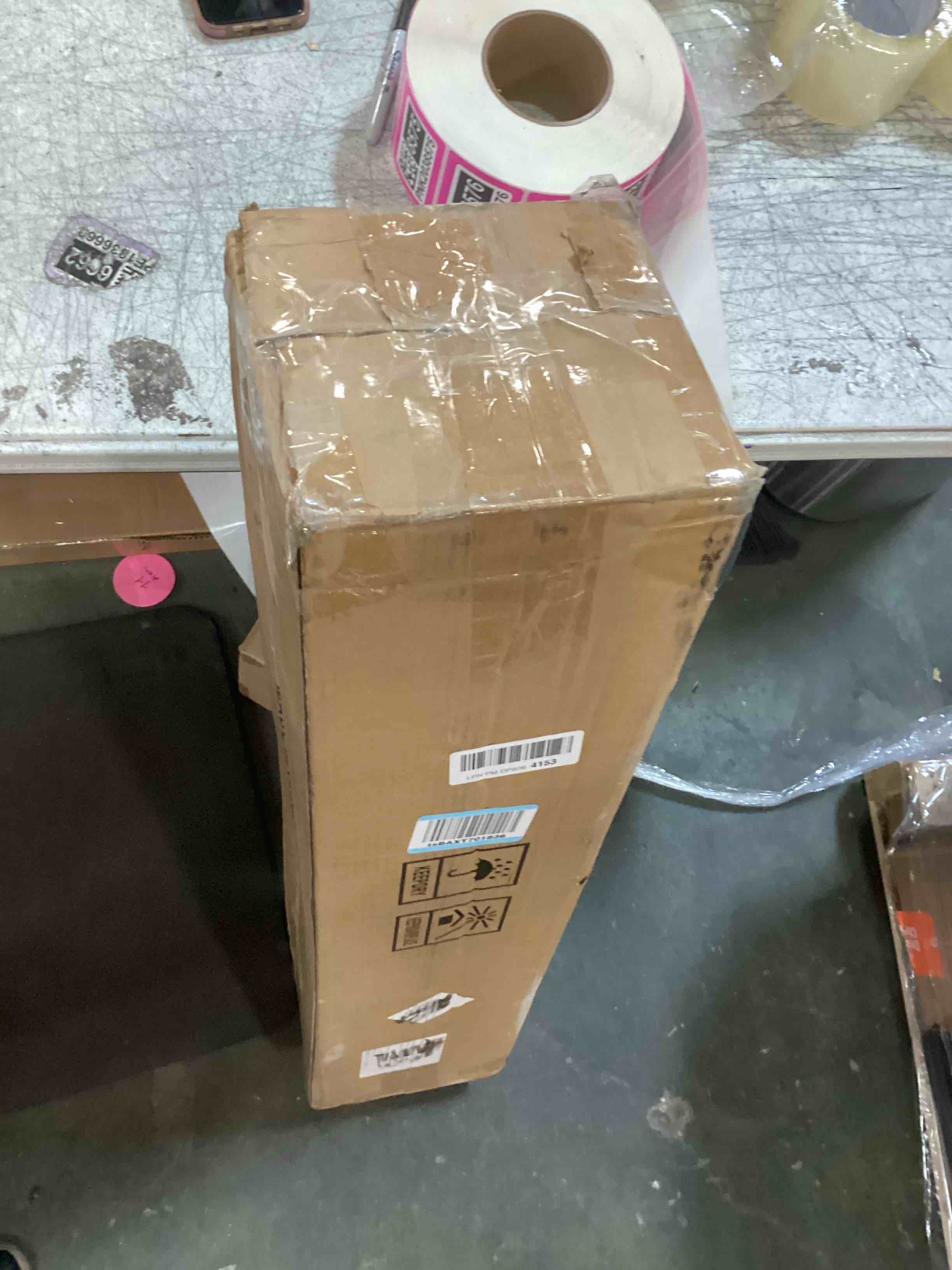 https://s3.amazonaws.com/lotting-images-prod/bidfta/PNK2038568_1741616682577.jpeg