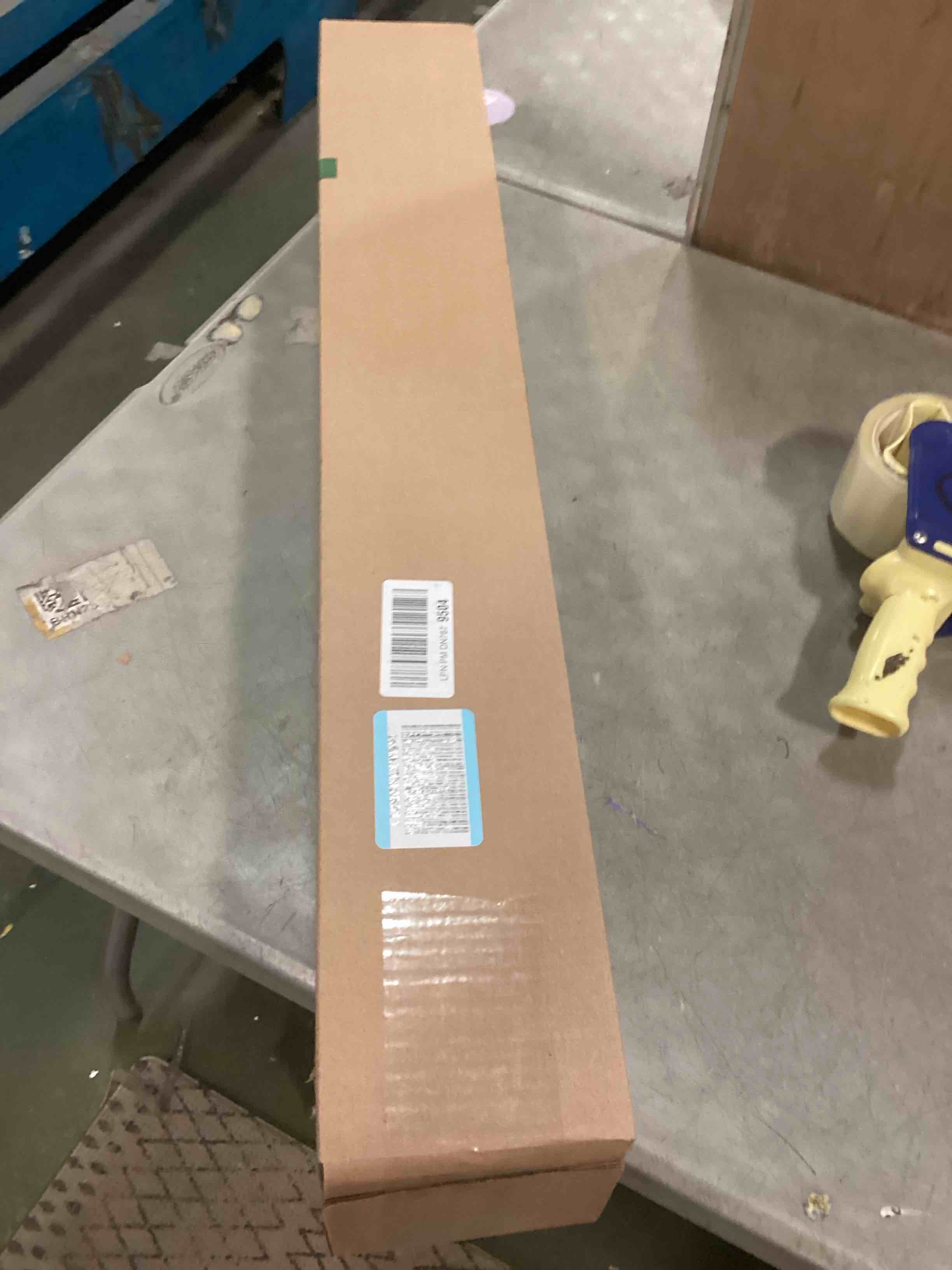 https://s3.amazonaws.com/lotting-images-prod/bidfta/PNK2038806_1741696067982.jpeg