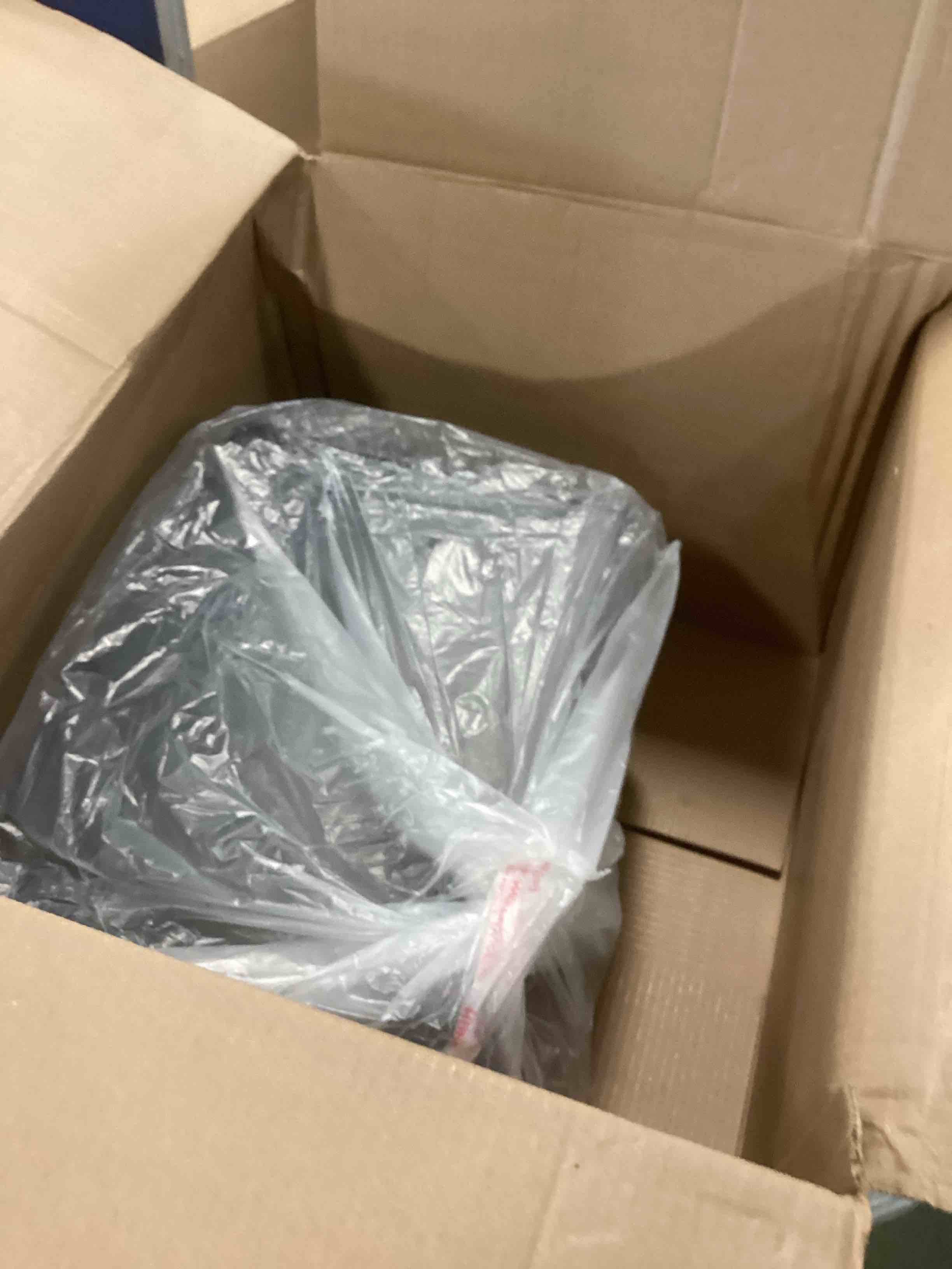 https://s3.amazonaws.com/lotting-images-prod/bidfta/PNK2039150_1741787097112.jpeg