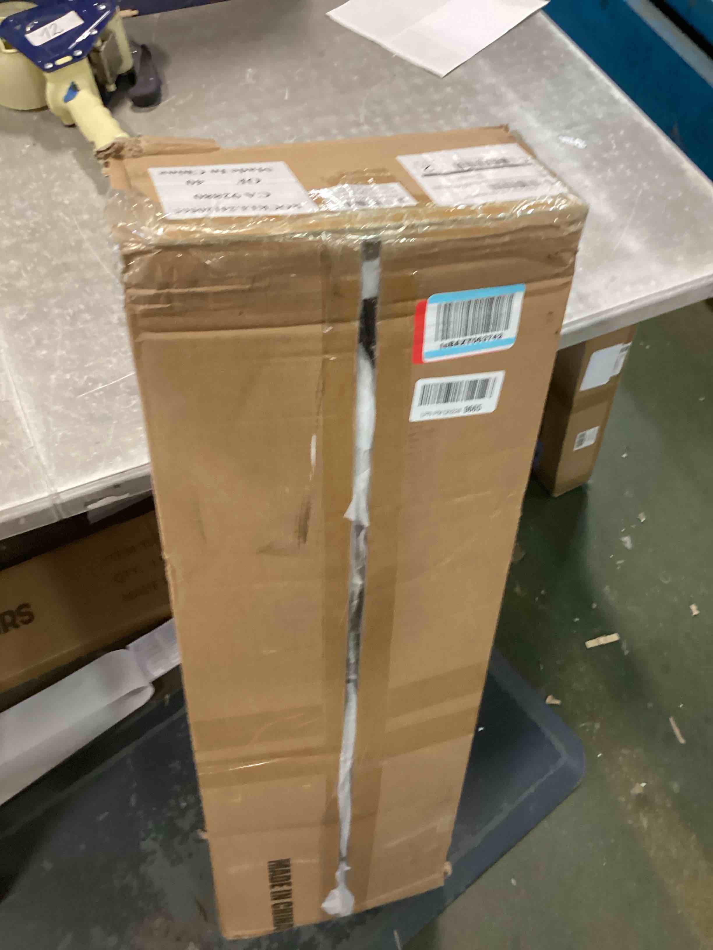 https://s3.amazonaws.com/lotting-images-prod/bidfta/PNK2039152_1741787221976.jpeg