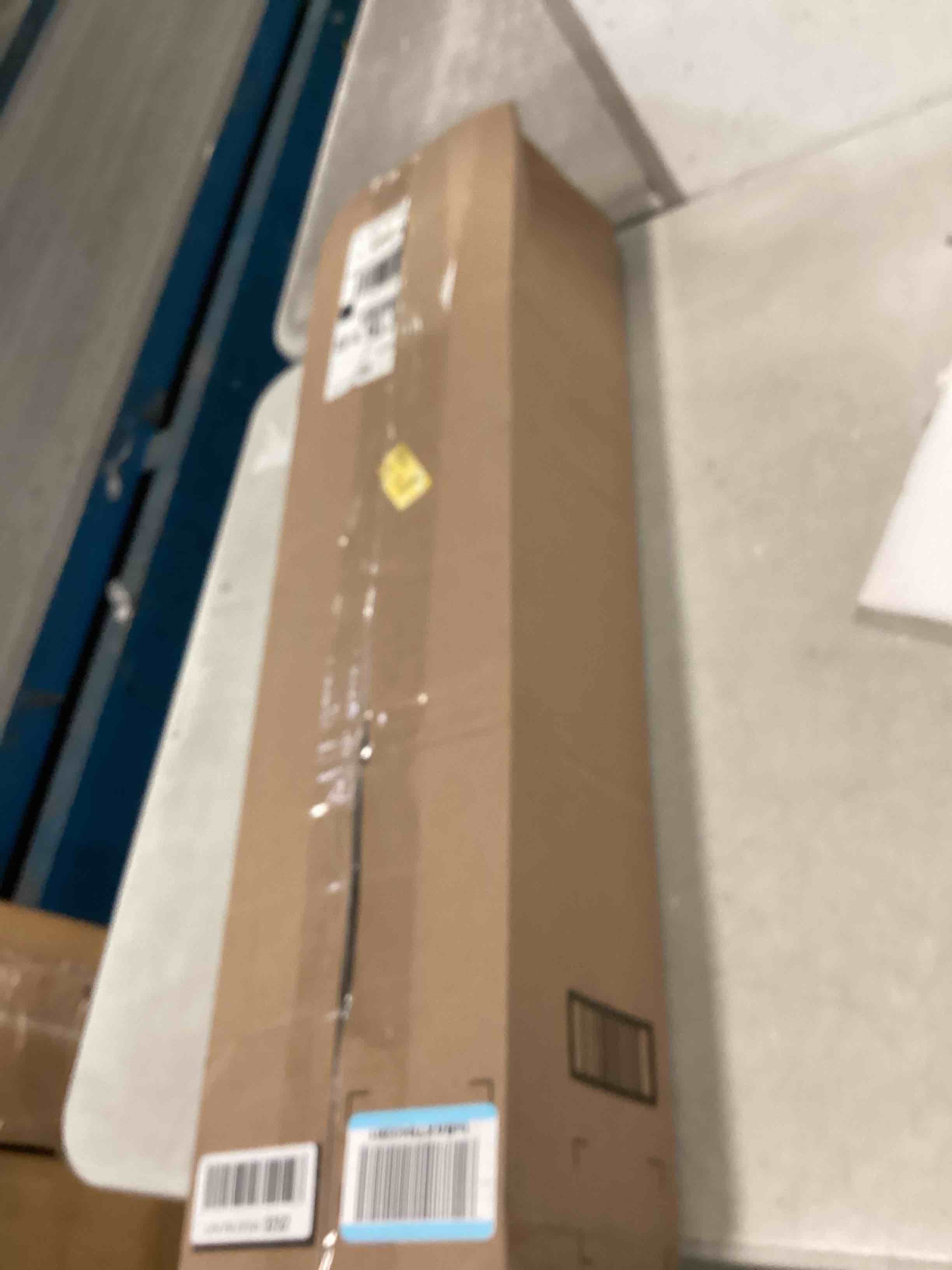 https://s3.amazonaws.com/lotting-images-prod/bidfta/PNK2039329_1741870183865.jpeg
