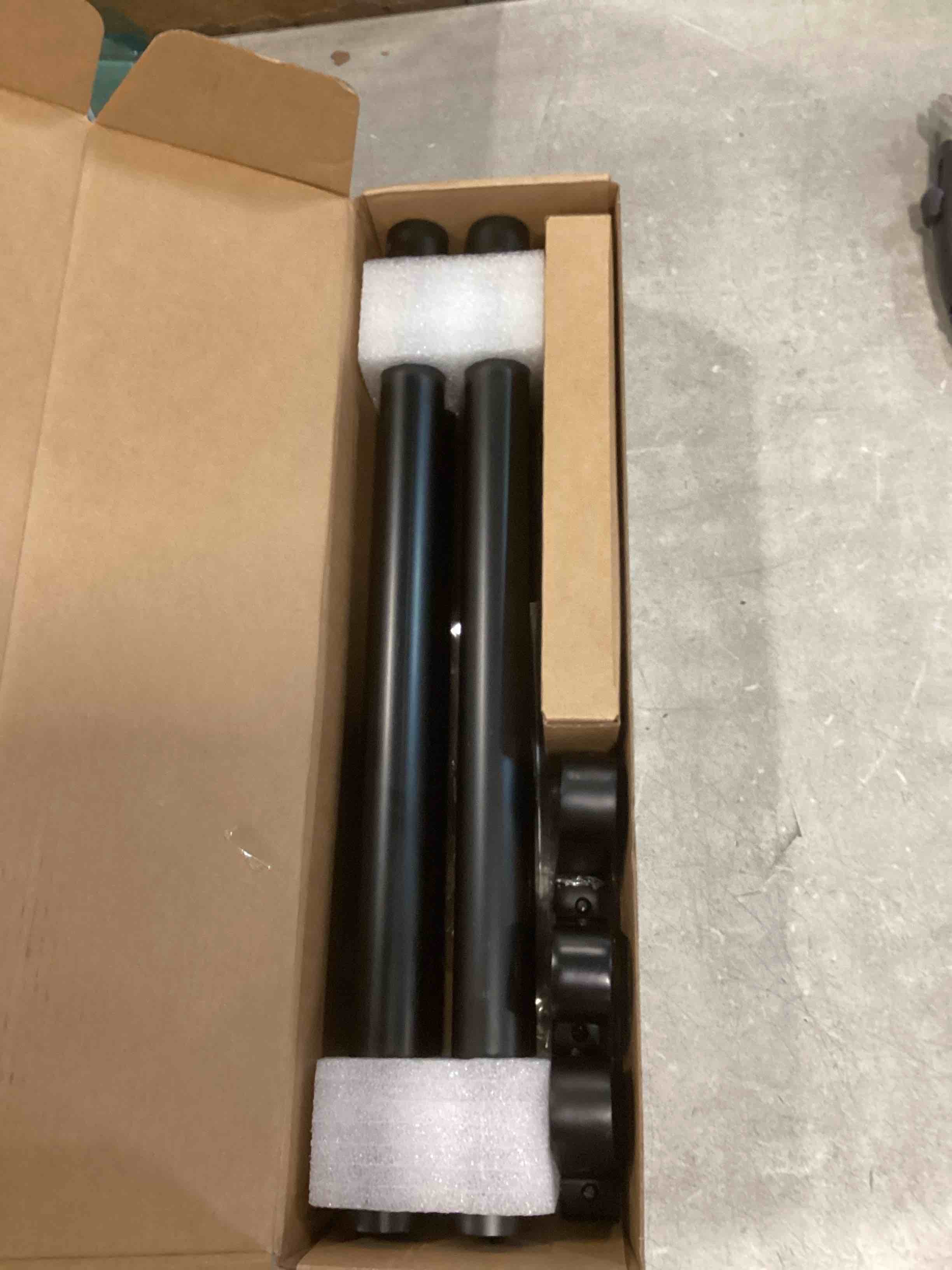 https://s3.amazonaws.com/lotting-images-prod/bidfta/PNK2039683_1741973127854.jpeg