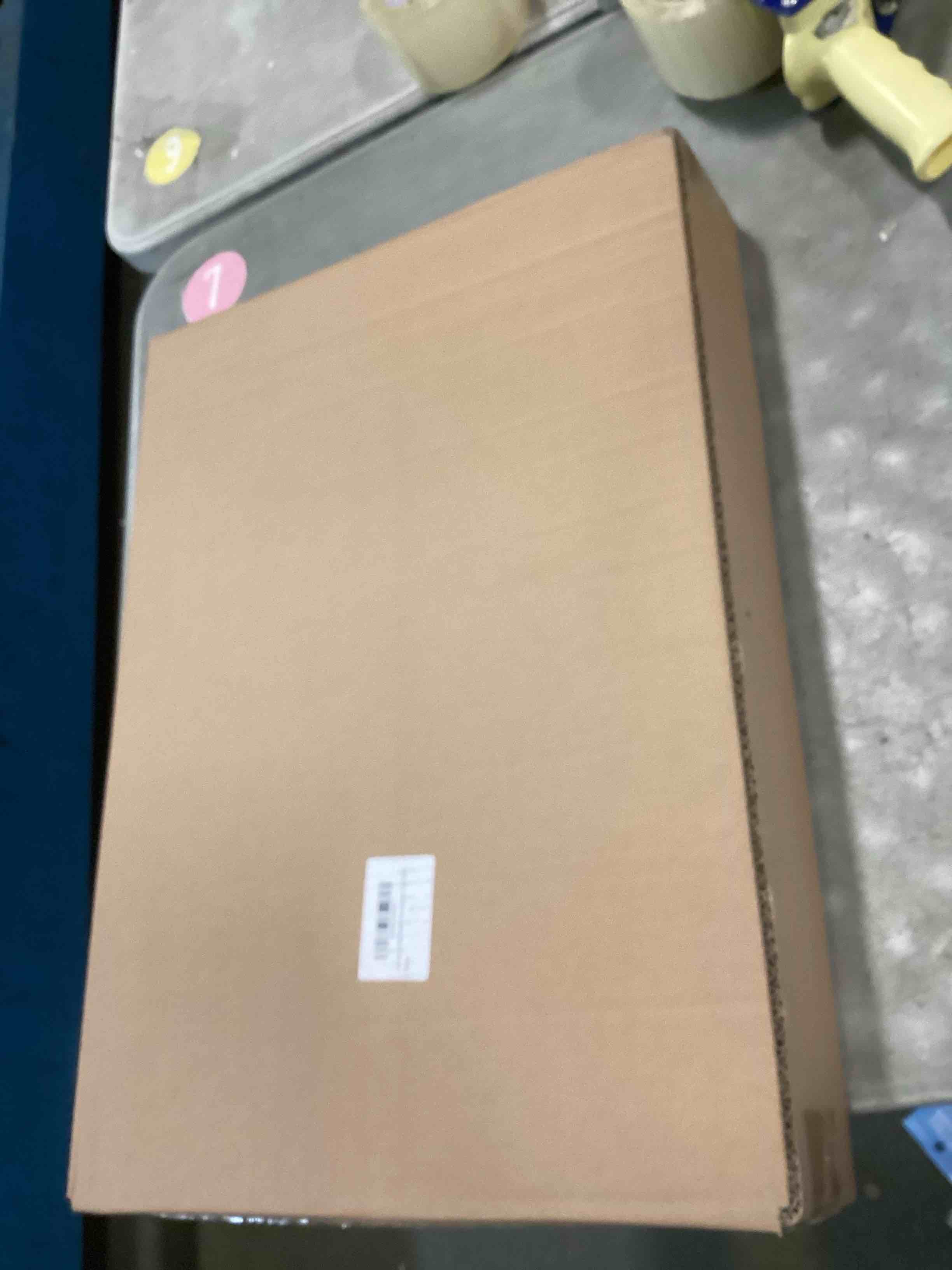 https://s3.amazonaws.com/lotting-images-prod/bidfta/PNK2039901_1742224018821.jpeg
