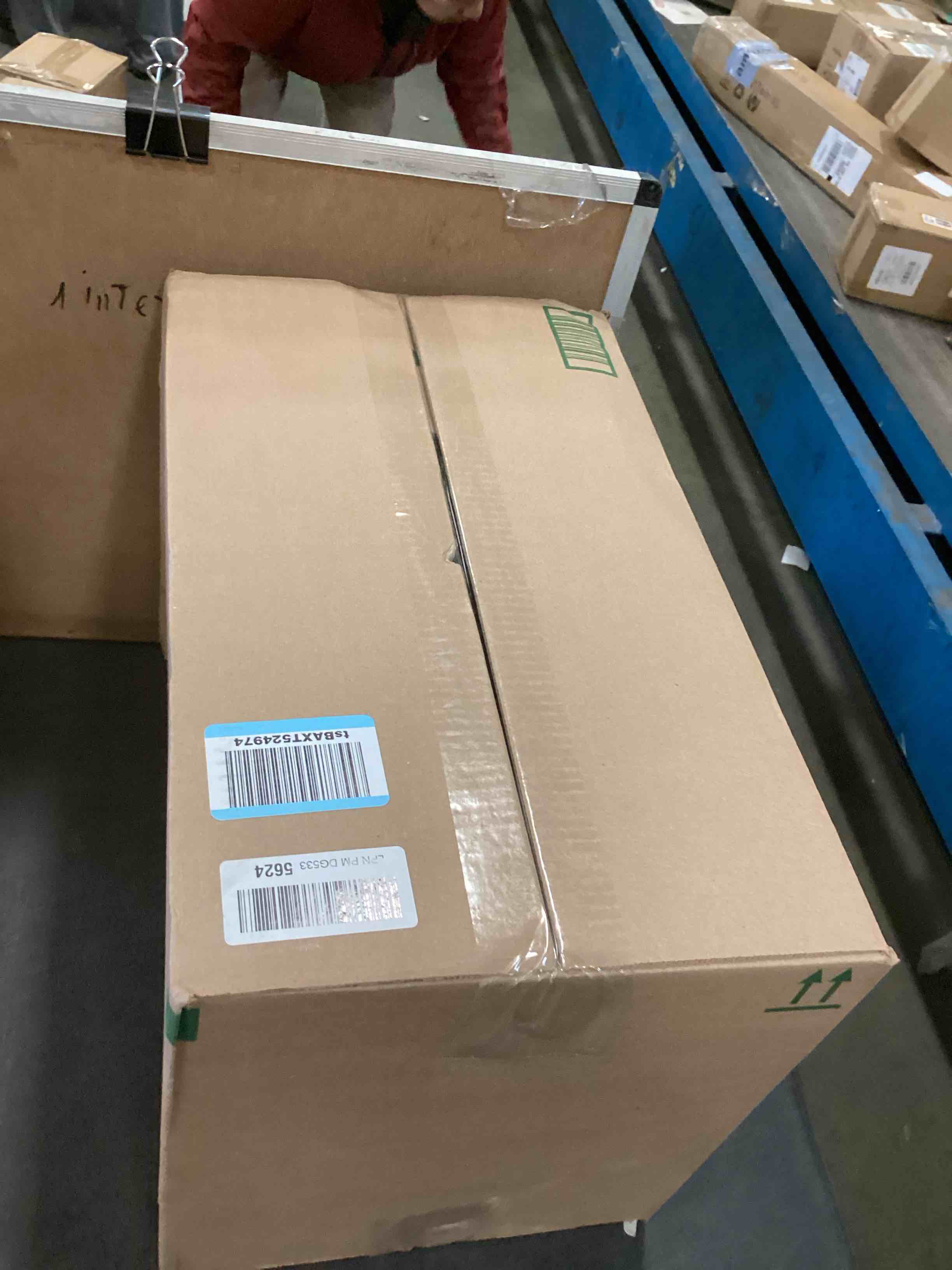 https://s3.amazonaws.com/lotting-images-prod/bidfta/PNK2040275_1742314543051.jpeg