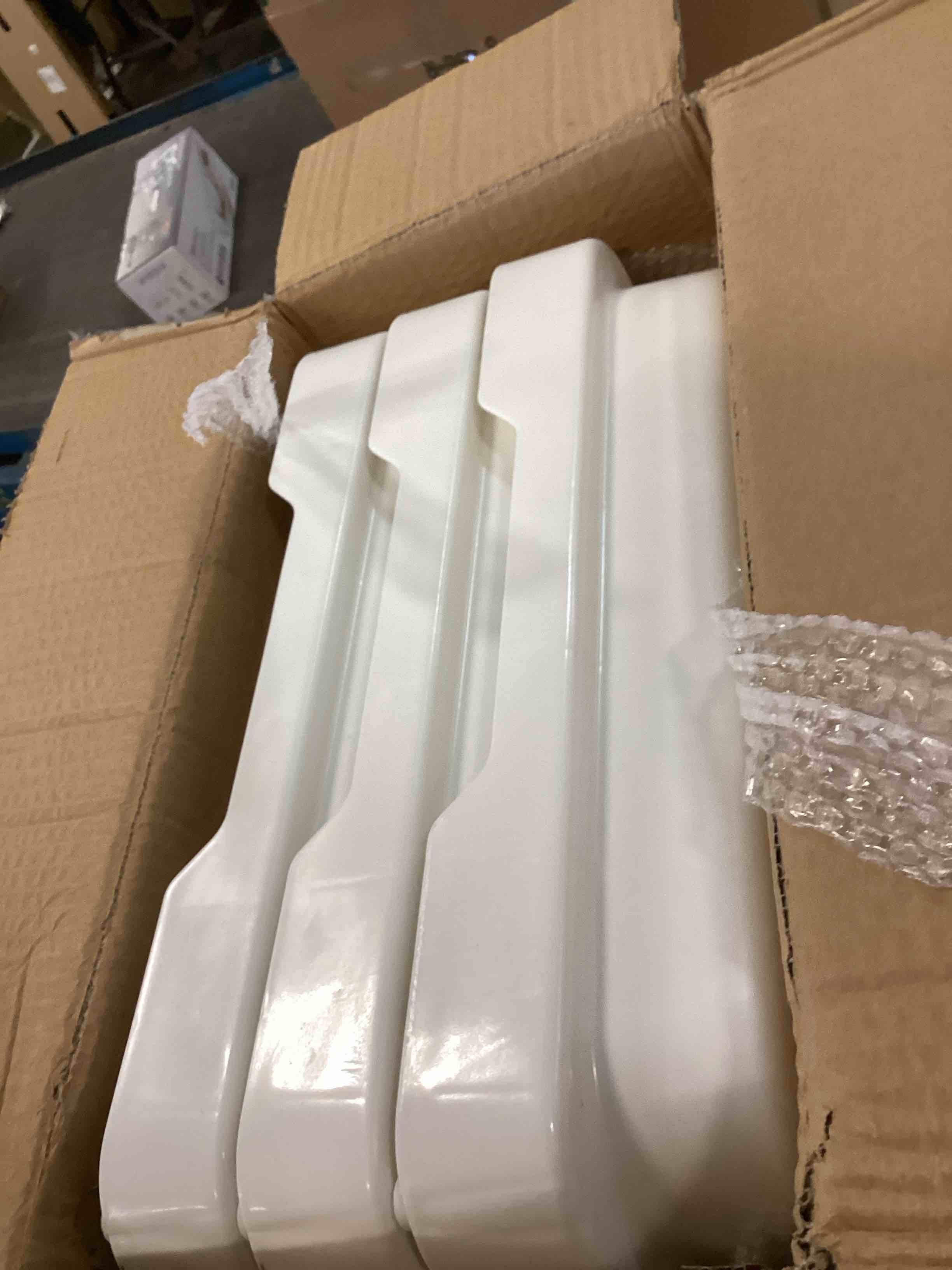https://s3.amazonaws.com/lotting-images-prod/bidfta/PNK2040286_1742315476175.jpeg