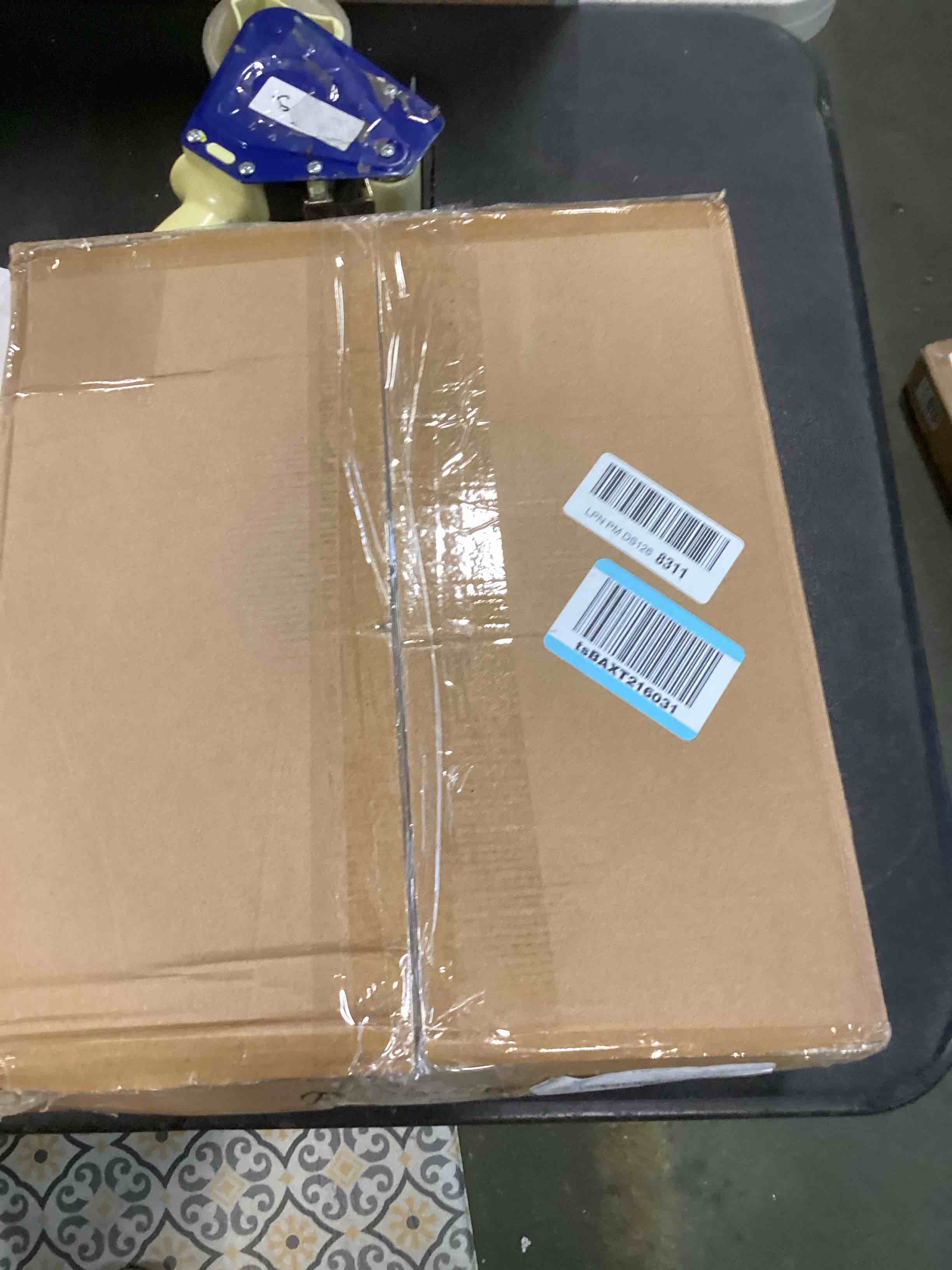 https://s3.amazonaws.com/lotting-images-prod/bidfta/PNK2040311_1742319542304.jpeg